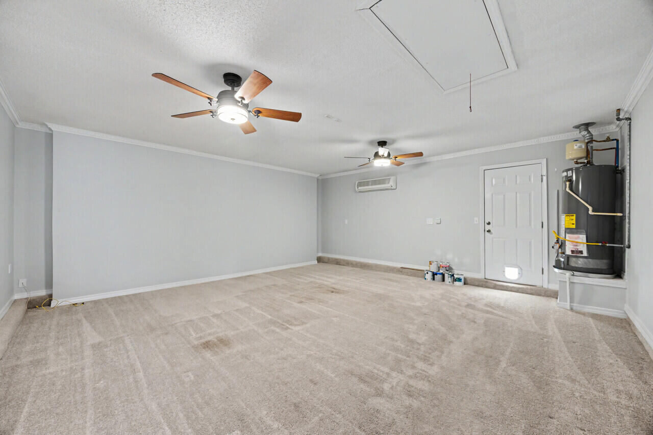 FOXWOOD ADDITION S/D LOT 9 BLK C - Residential