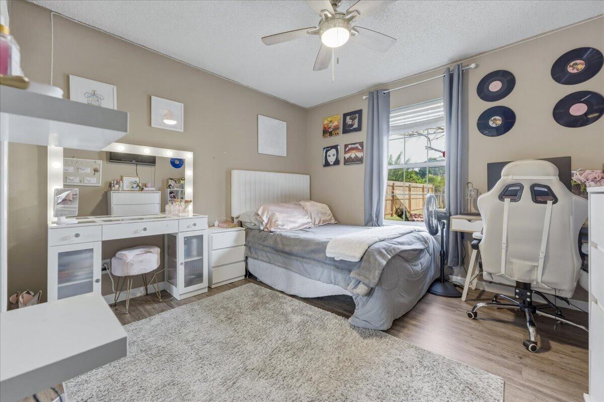 SANTA ROSA SHORES 6TH ADDN - Residential