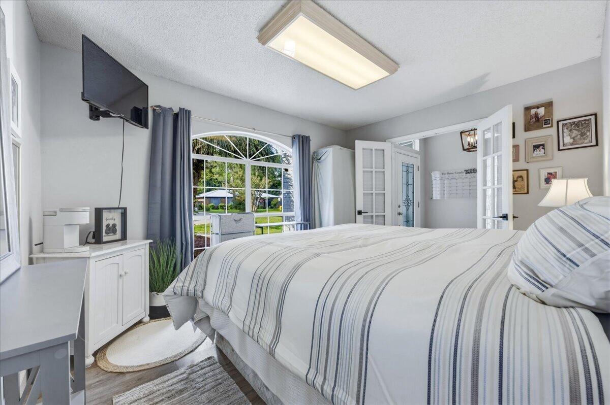 SANTA ROSA SHORES 6TH ADDN - Residential