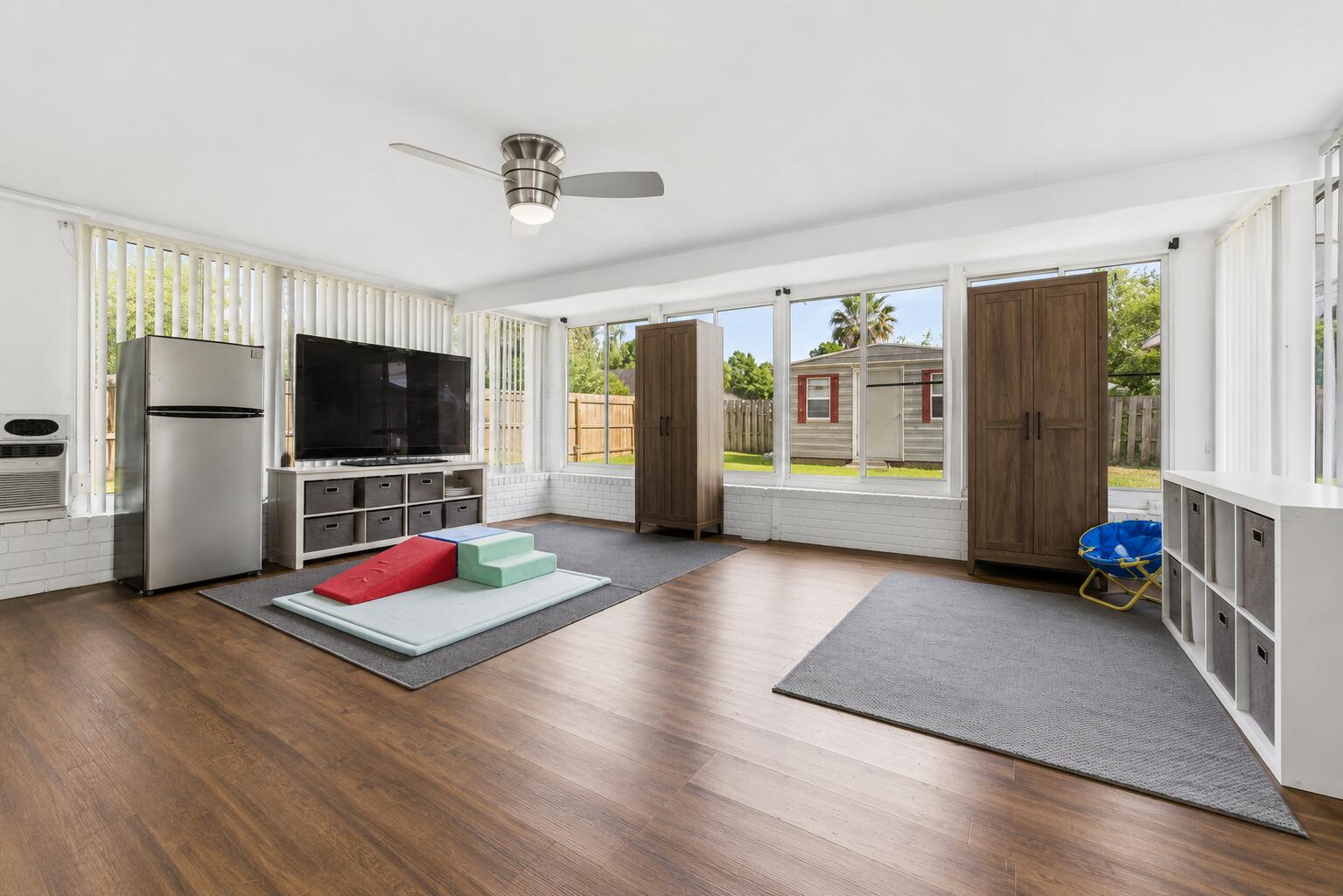 SANTA ROSA SHORES 6TH ADDN - Residential
