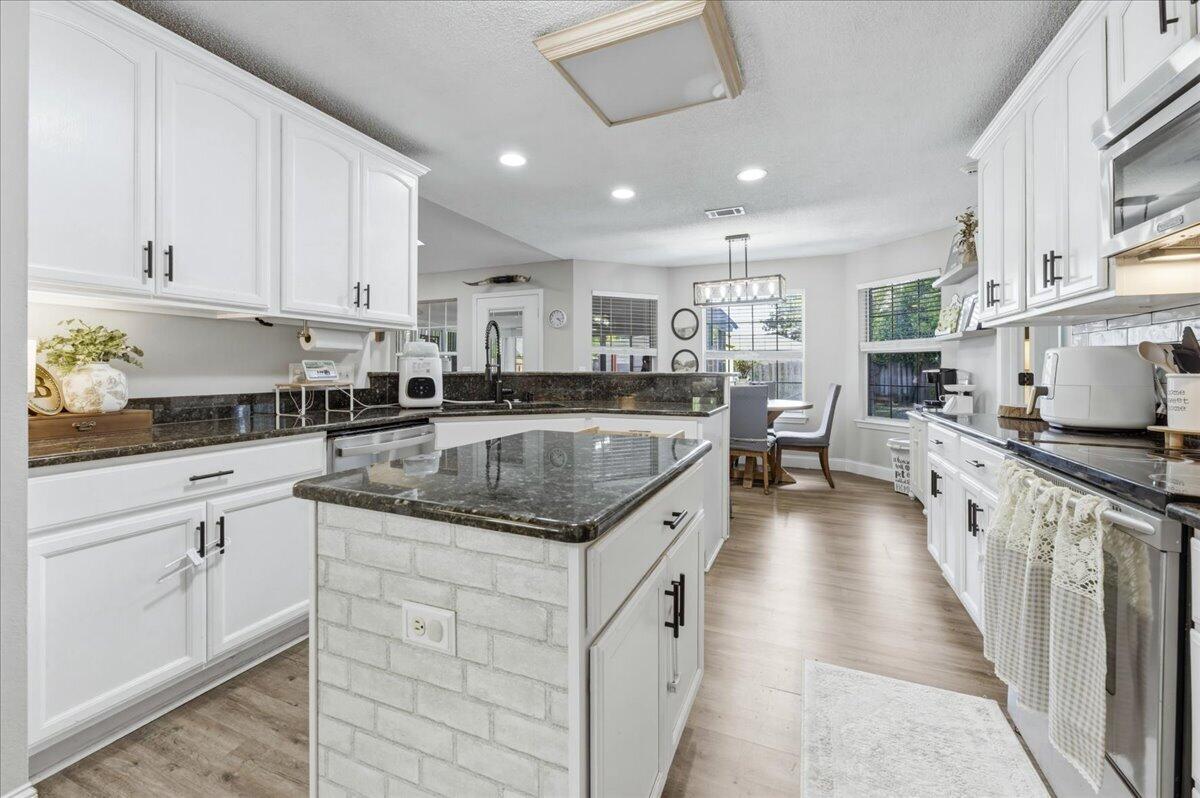SANTA ROSA SHORES 6TH ADDN - Residential