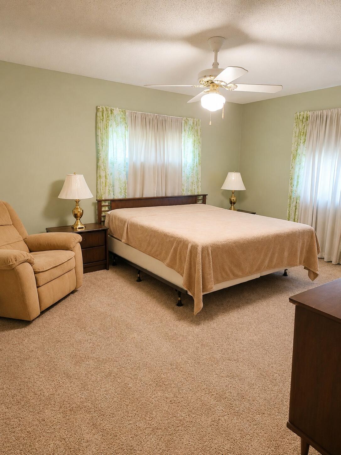 PINE SHORES - Residential