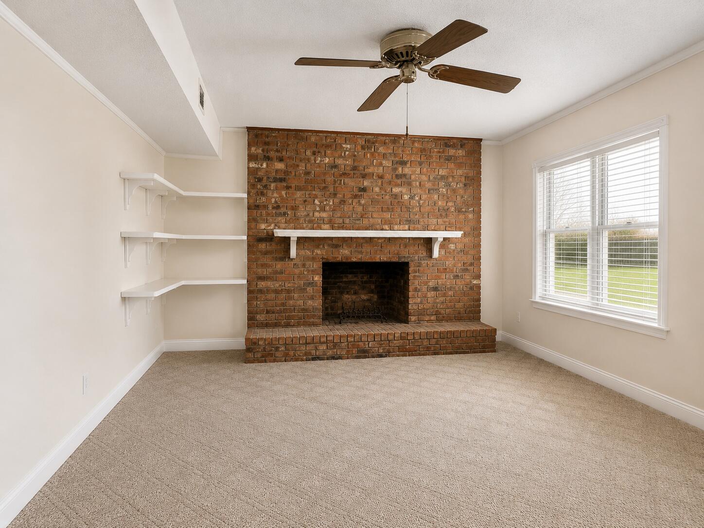 PINE SHORES - Residential