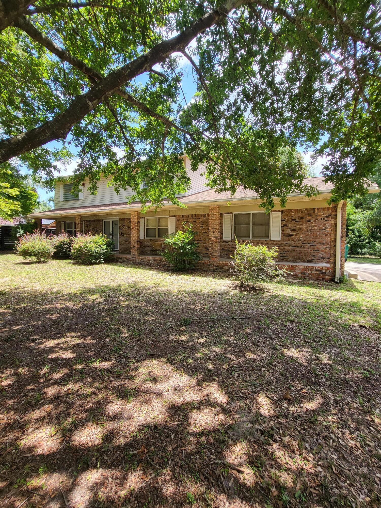 PINE SHORES - Residential