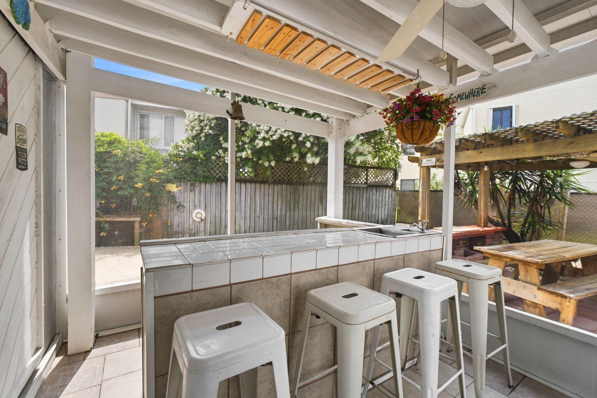 MANOR SHORES 1ST ADDN - Residential
