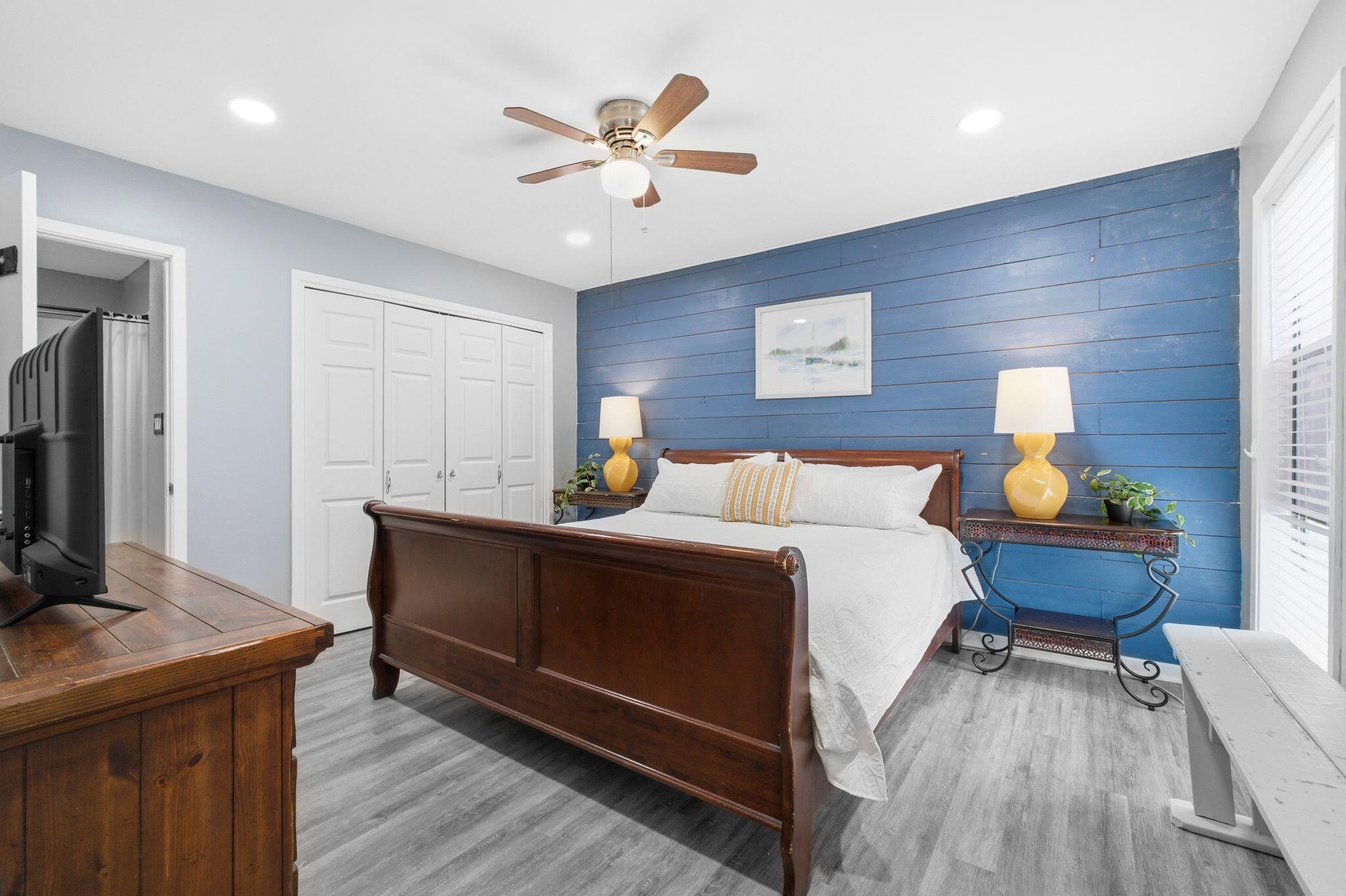 MANOR SHORES 1ST ADDN - Residential
