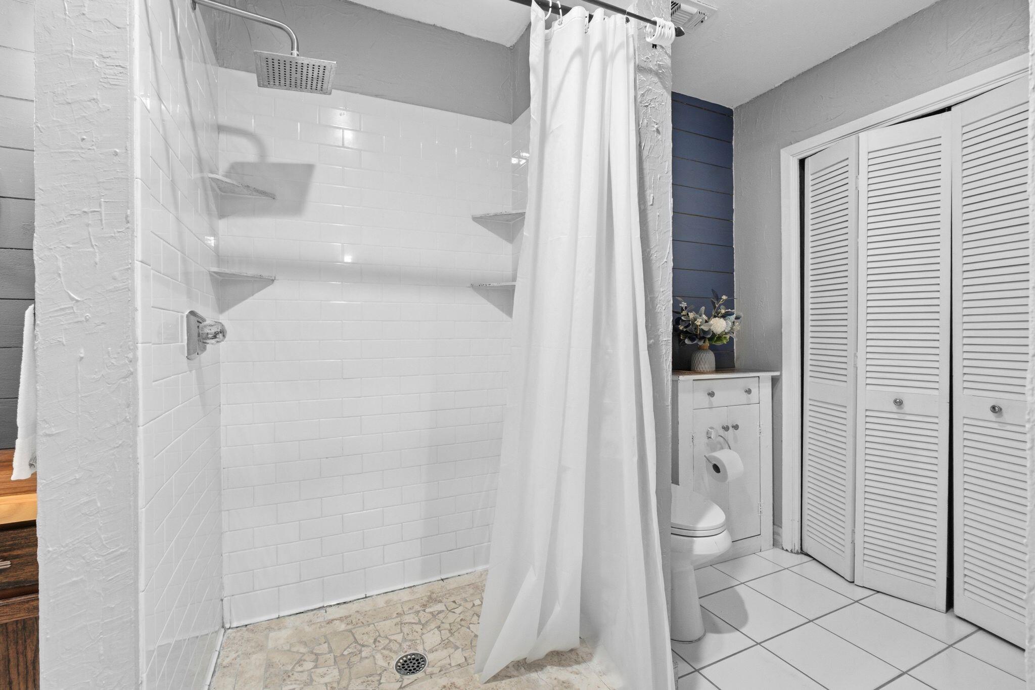 MANOR SHORES 1ST ADDN - Residential
