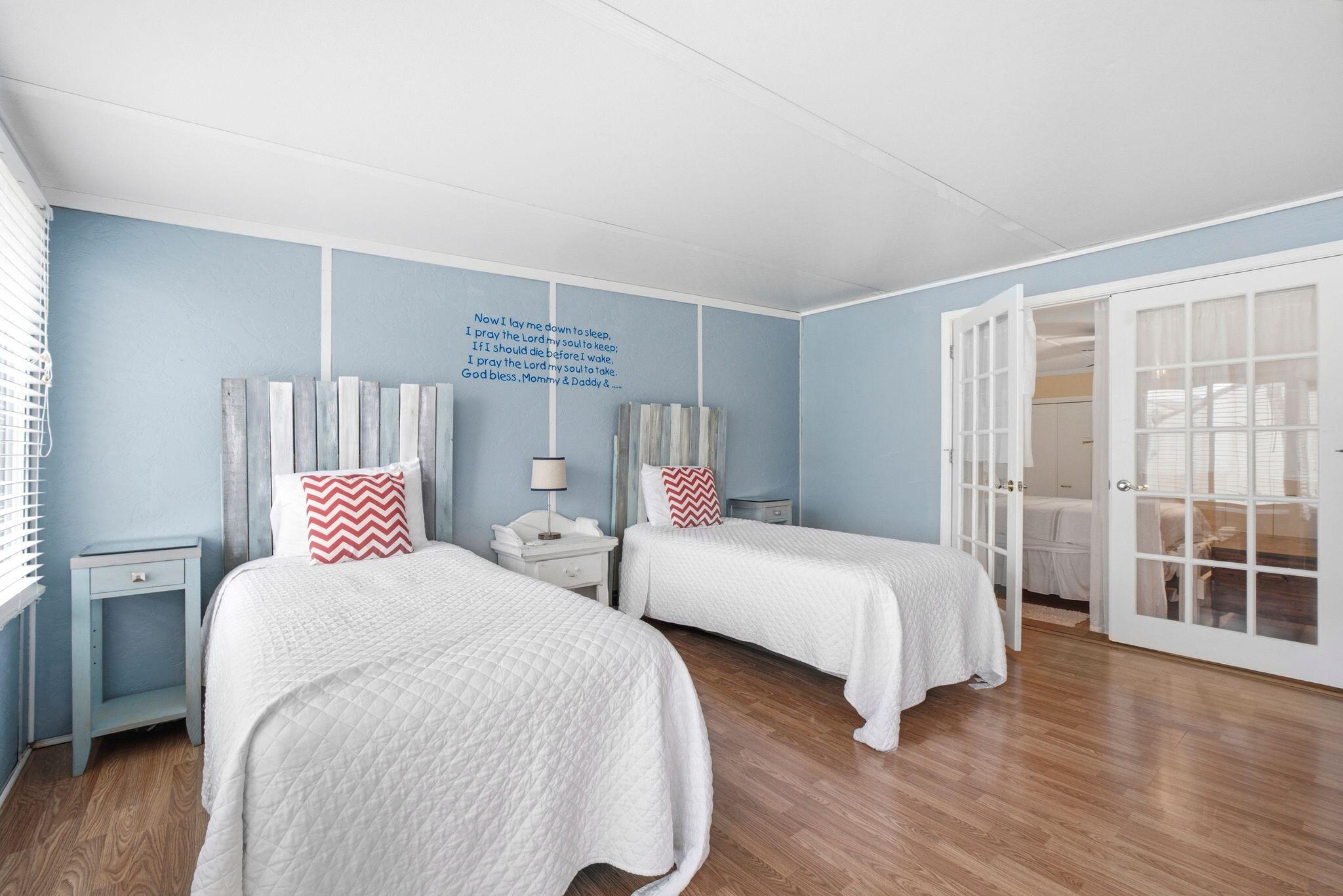 MANOR SHORES 1ST ADDN - Residential