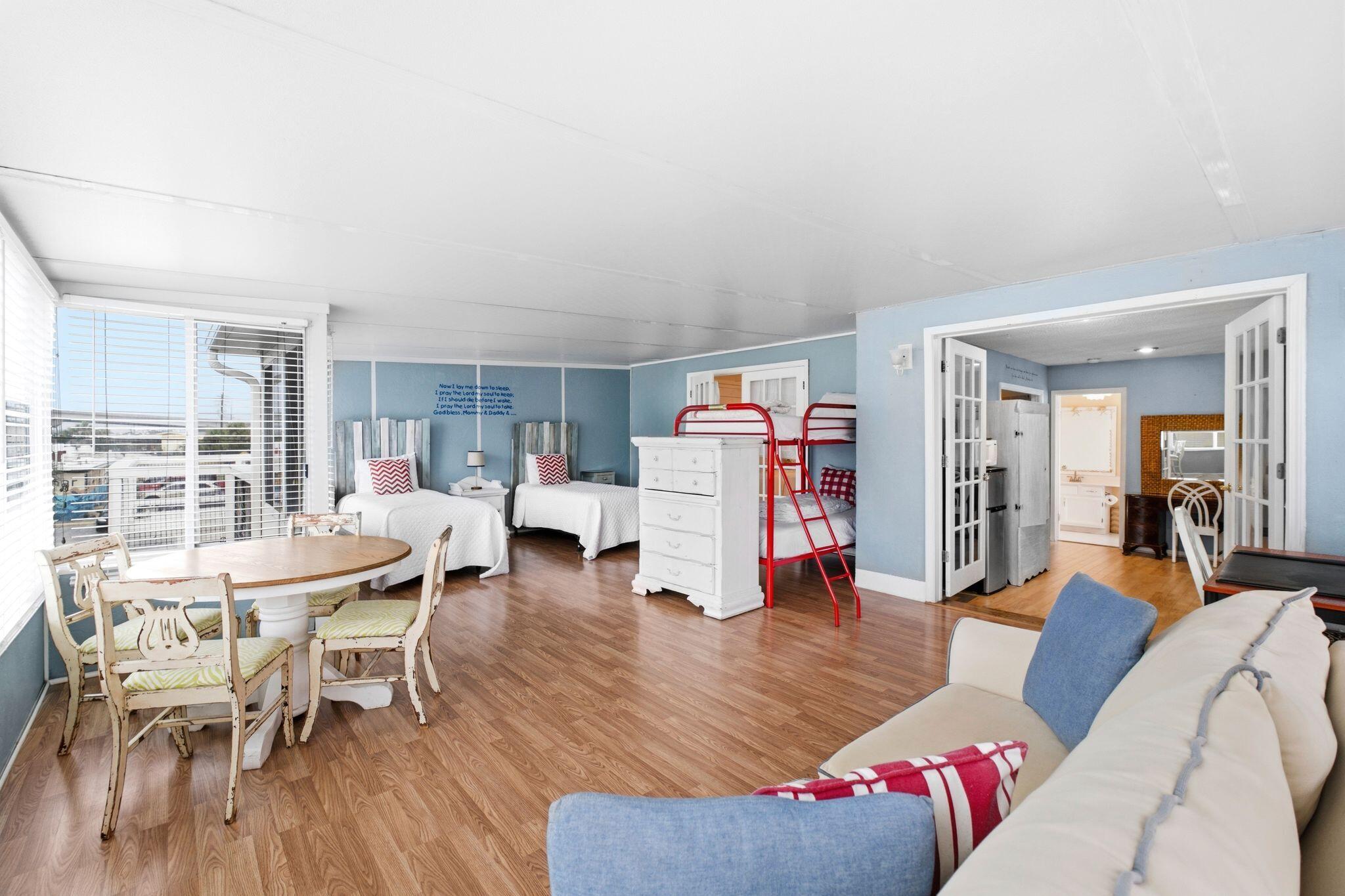 MANOR SHORES 1ST ADDN - Residential