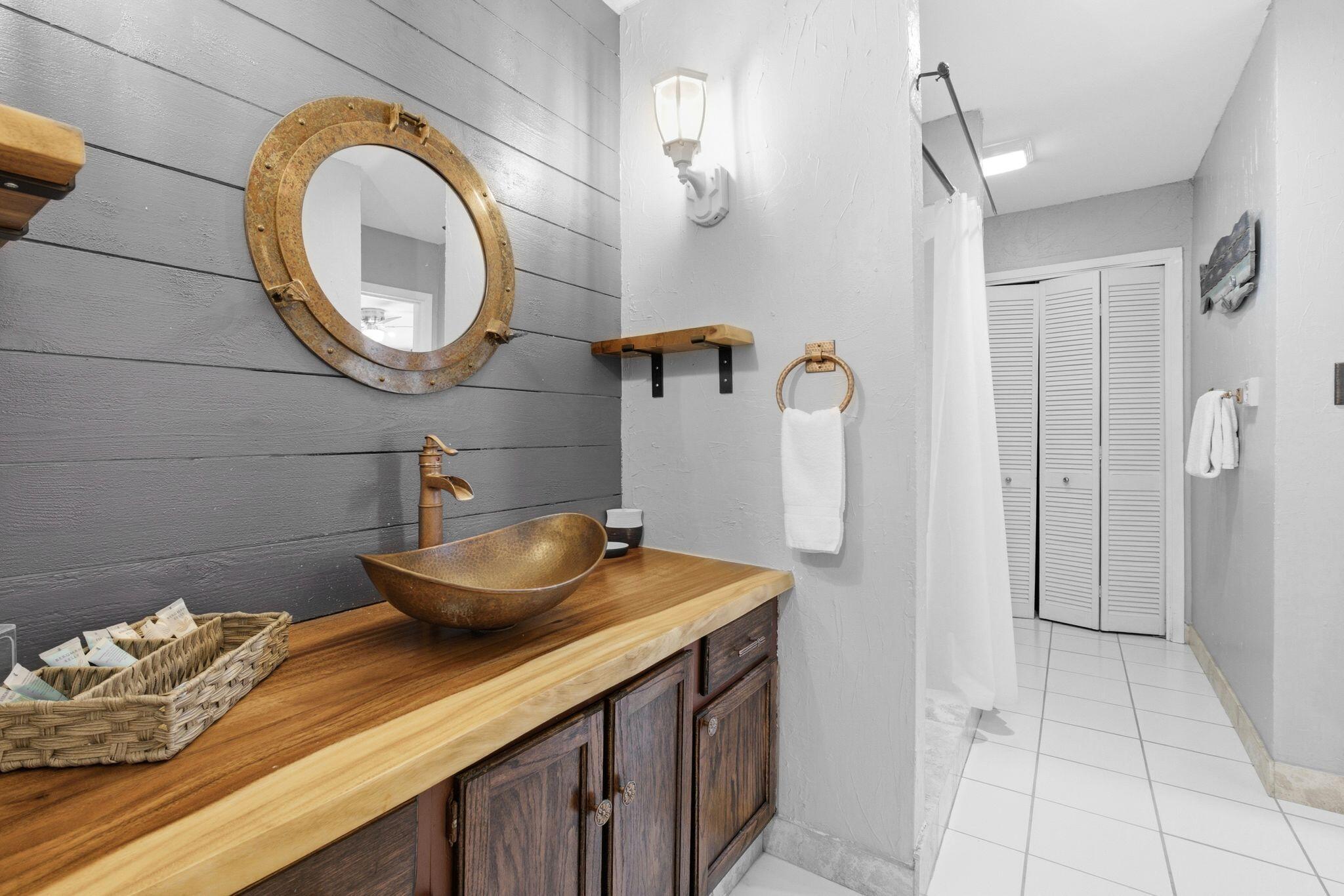 MANOR SHORES 1ST ADDN - Residential