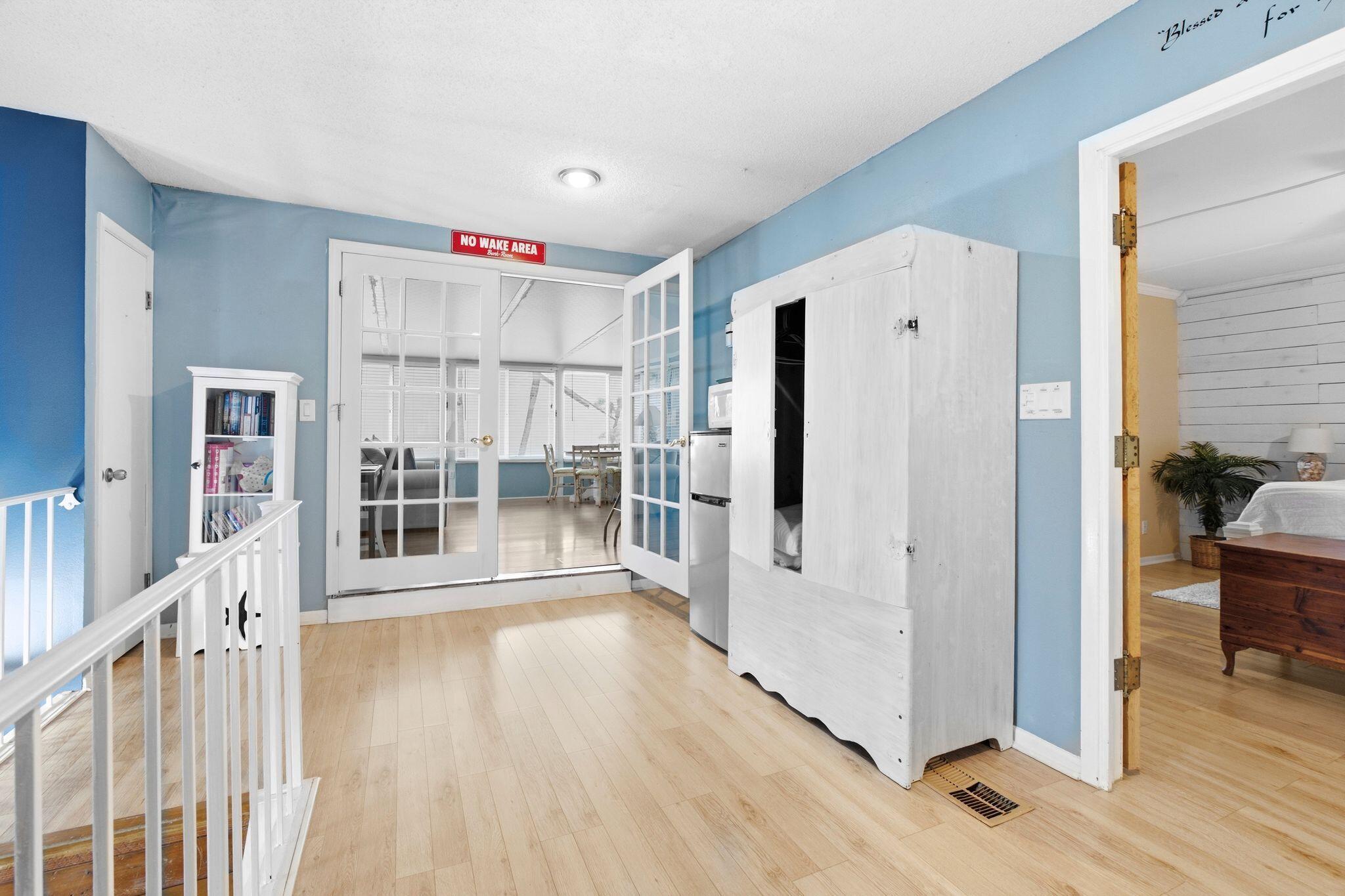 MANOR SHORES 1ST ADDN - Residential