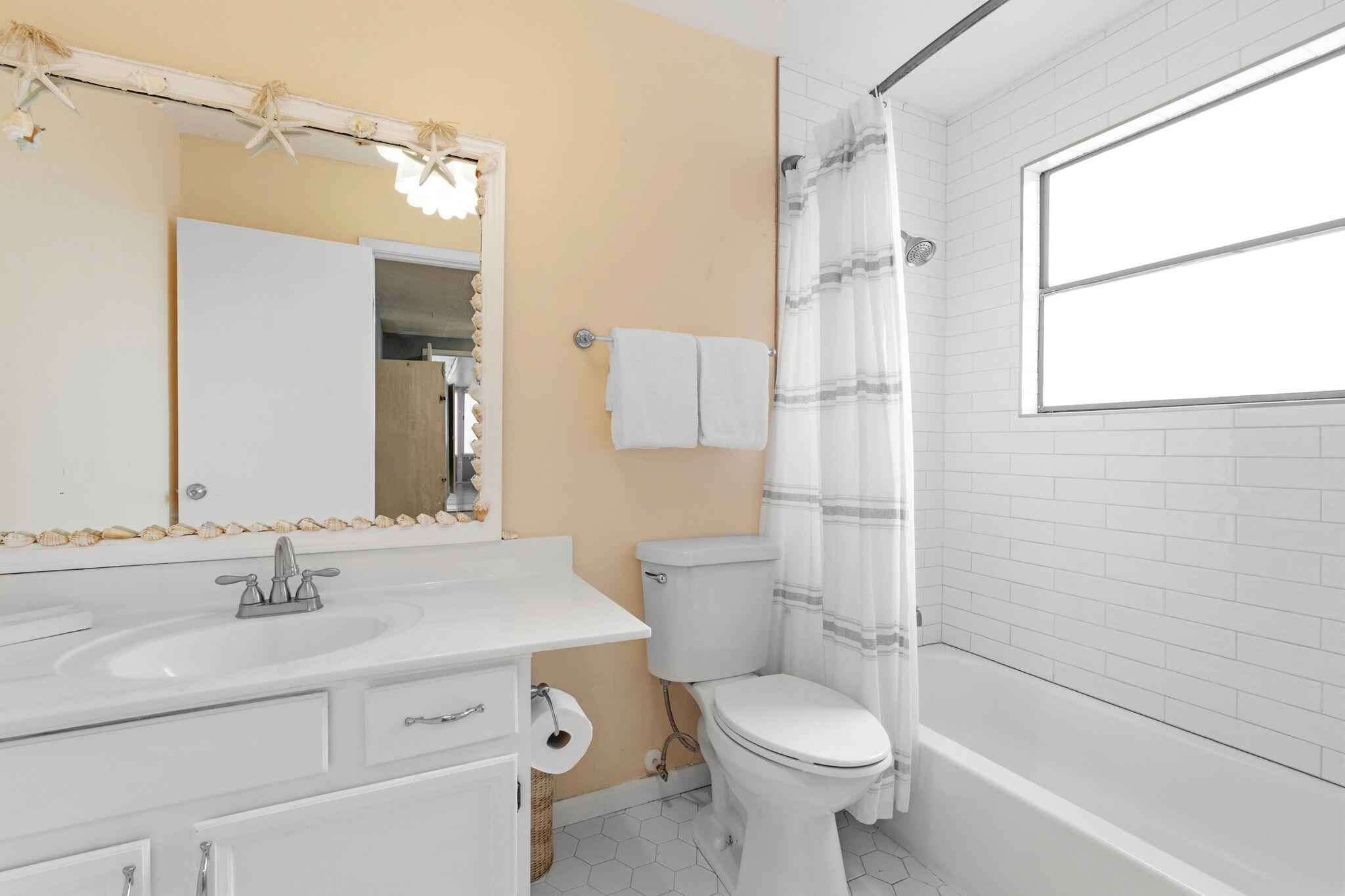 MANOR SHORES 1ST ADDN - Residential