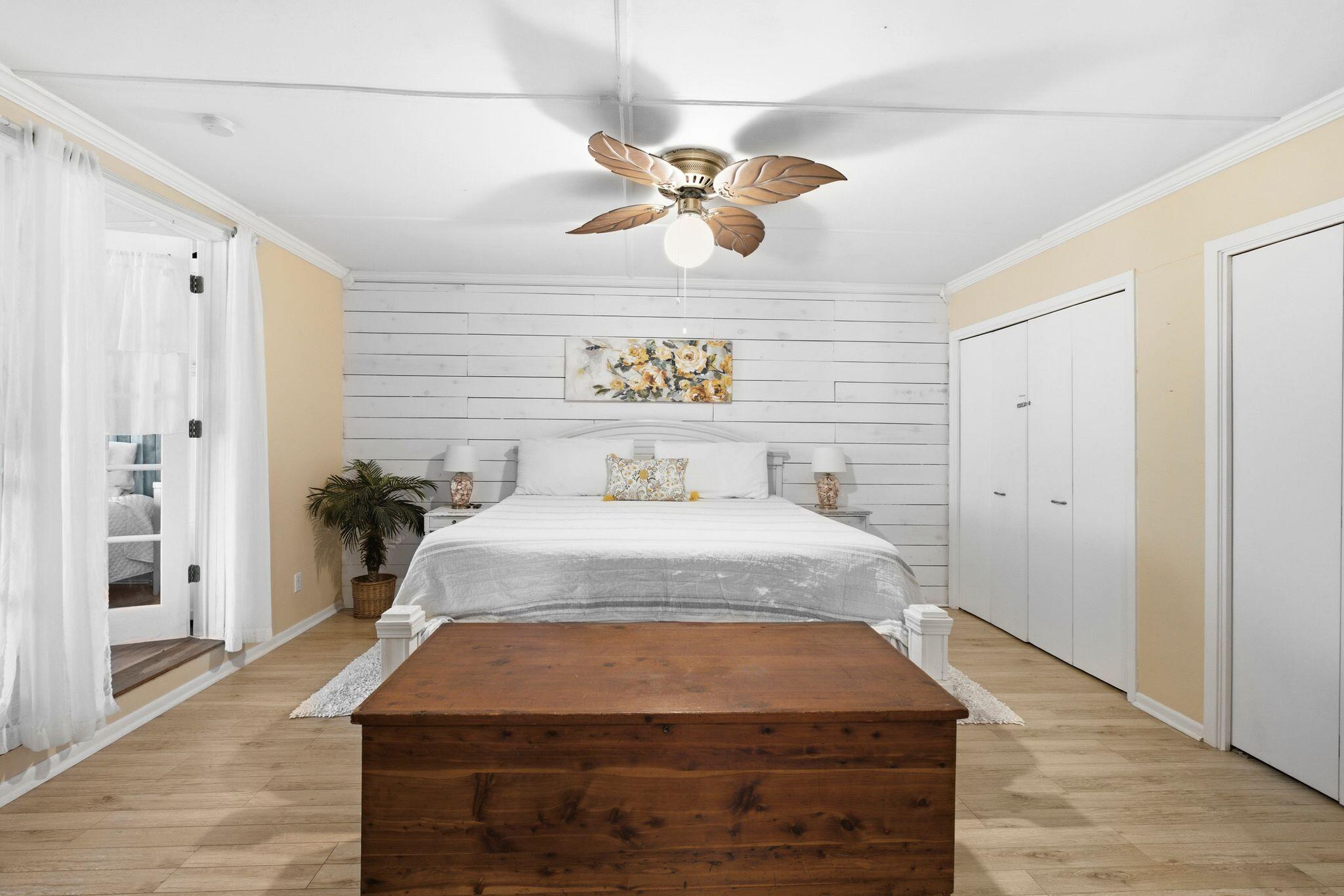 MANOR SHORES 1ST ADDN - Residential