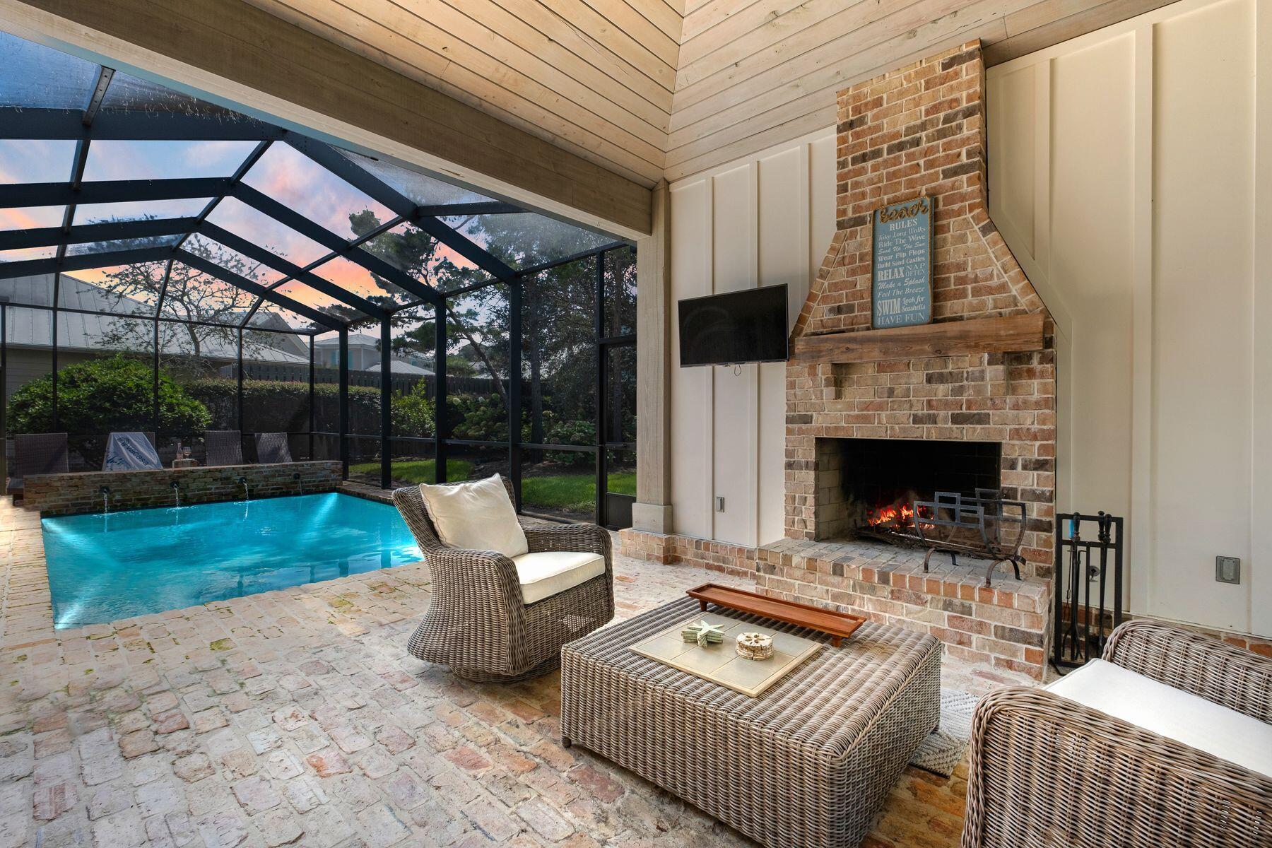 SEAGROVE VILLAGE 7TH ADD - Residential