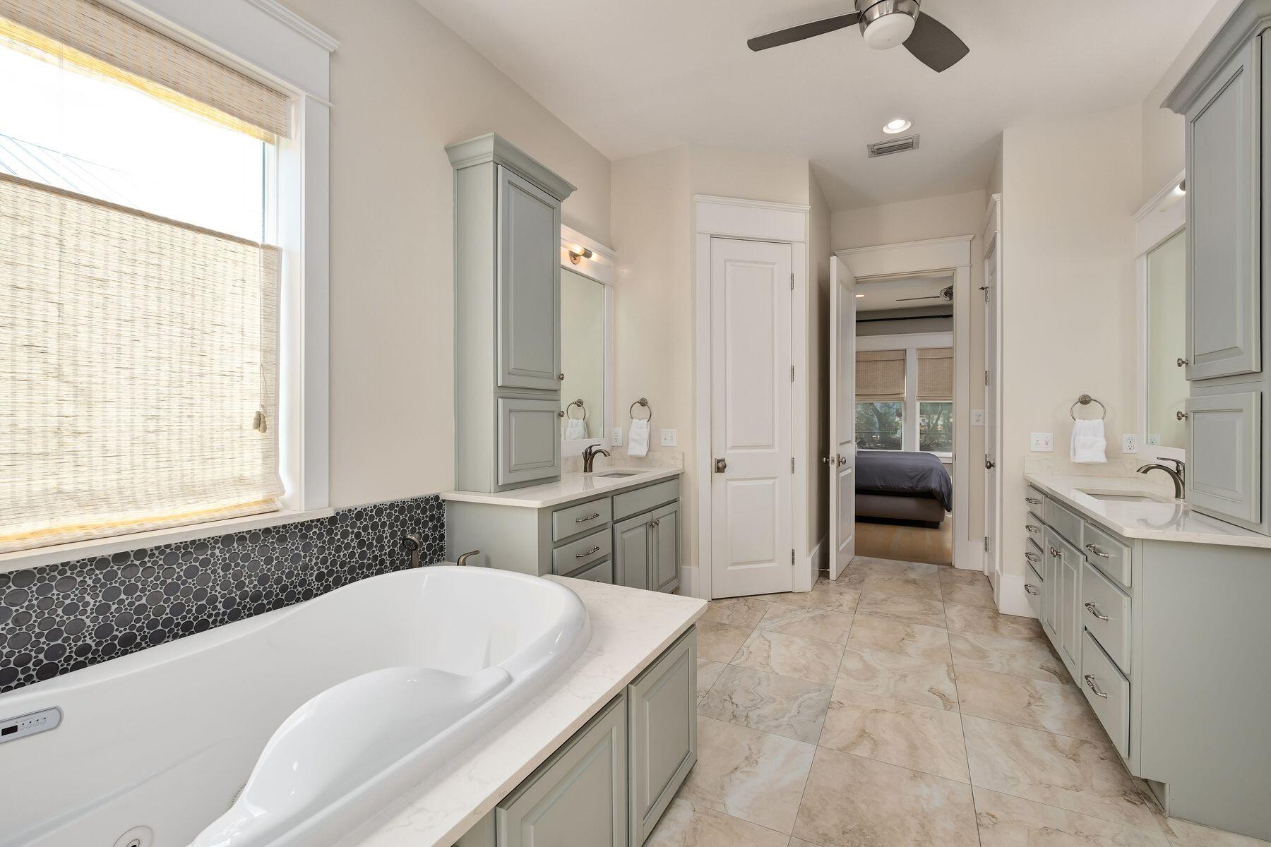 SEAGROVE VILLAGE 7TH ADD - Residential