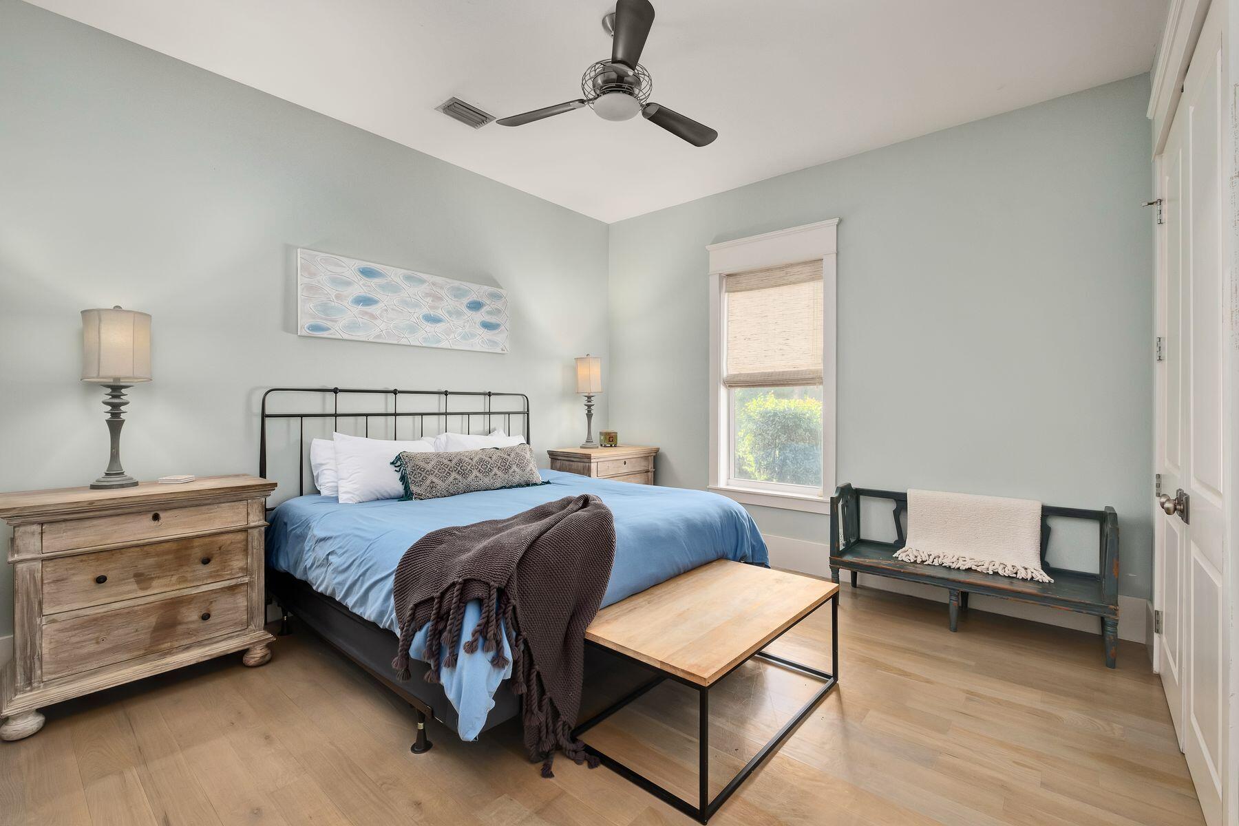 SEAGROVE VILLAGE 7TH ADD - Residential