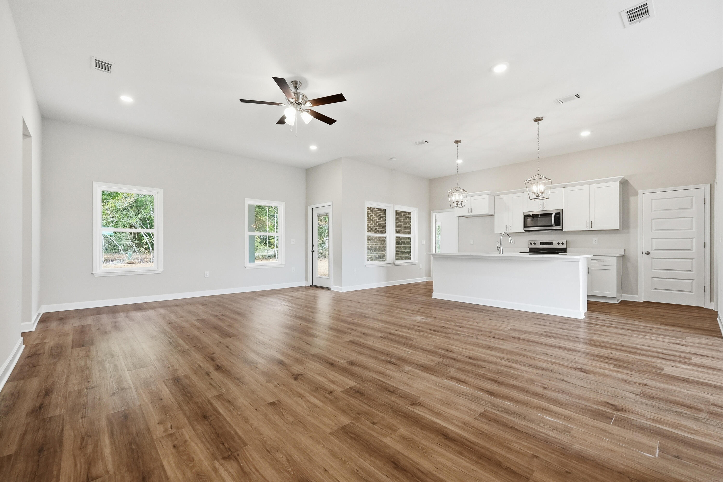 SOUTHERN CHARM - Residential