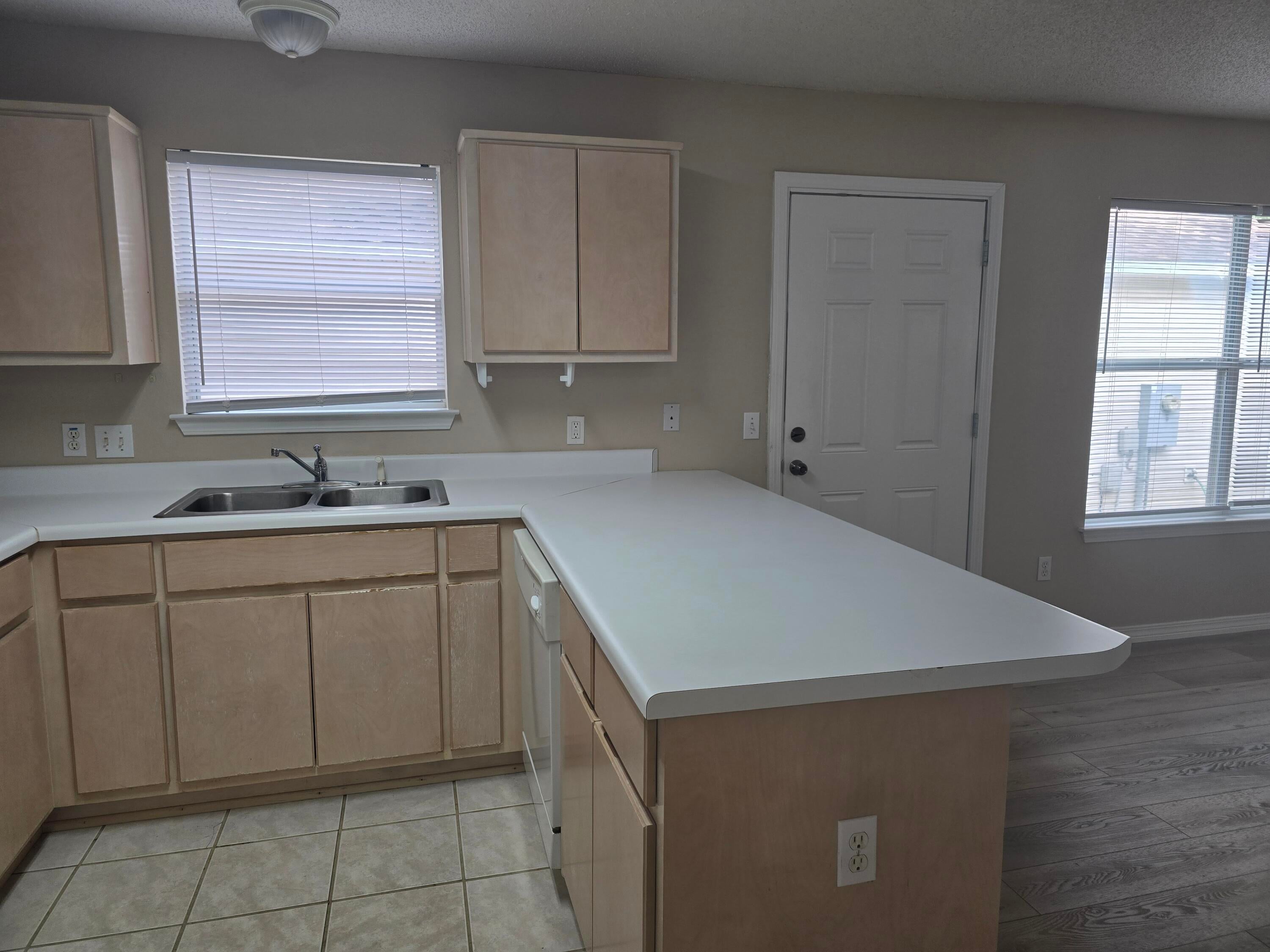 VILLA DANIELLE - Residential Lease