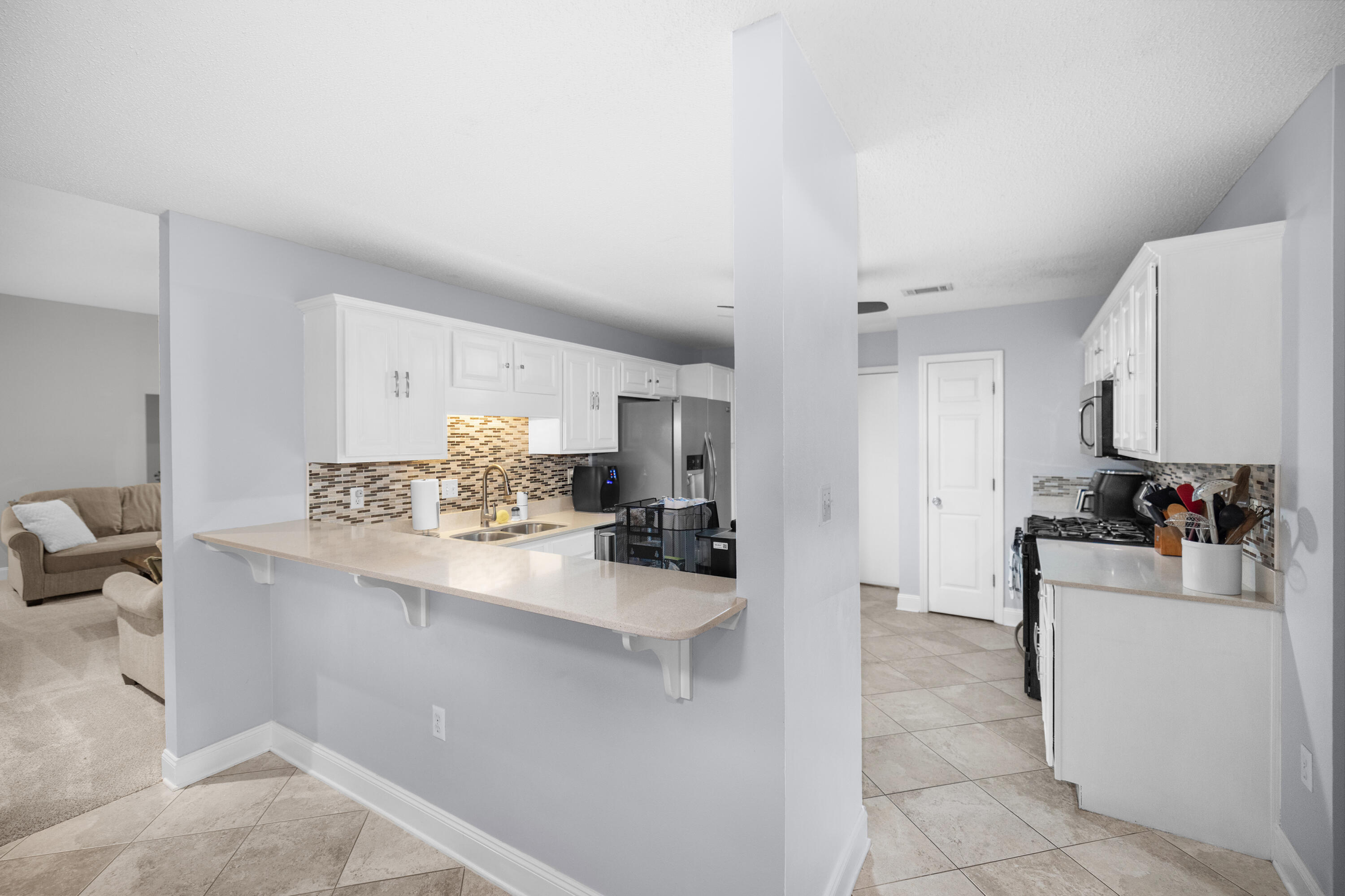 ROCKY BAYOU COUNTRY CLUB ESTATES 9 - Residential