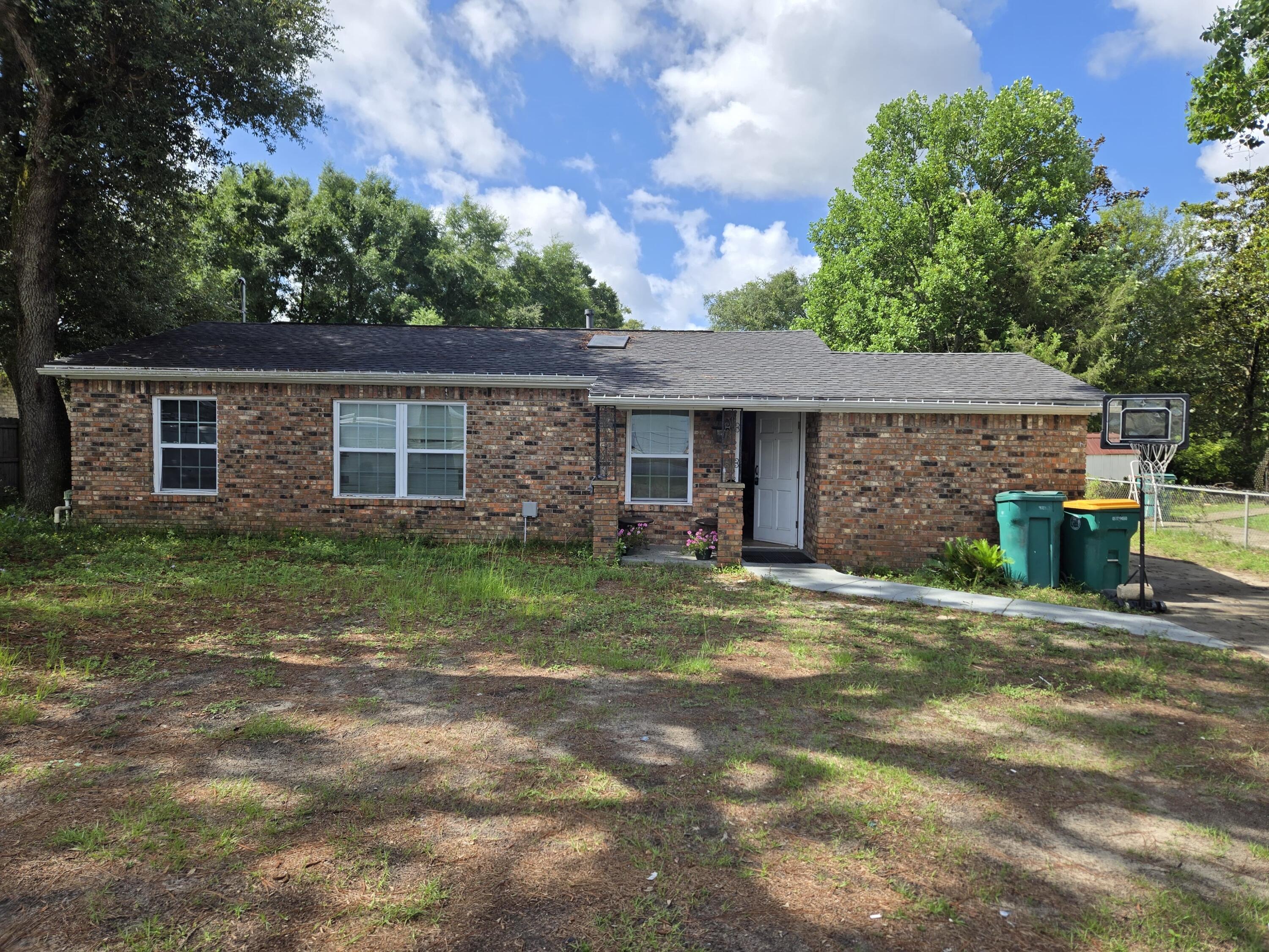 RACE TRACK ROAD S/D LOT 5 BLK G - Residential