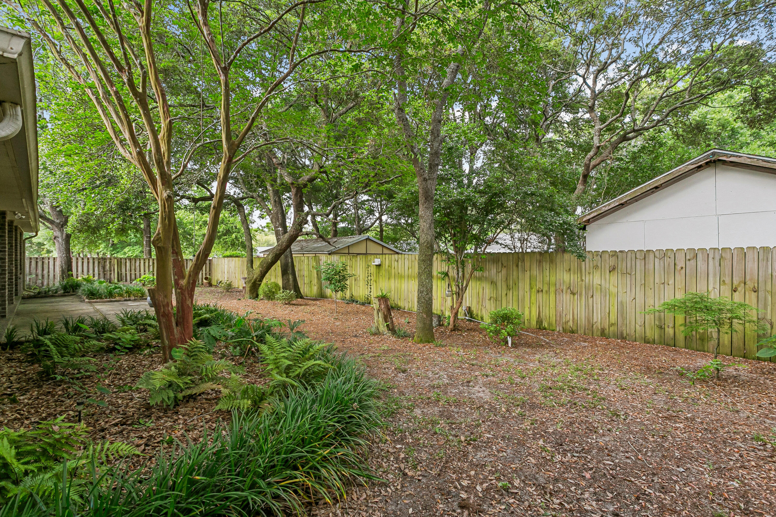 HARVELLS CROSSING - Residential
