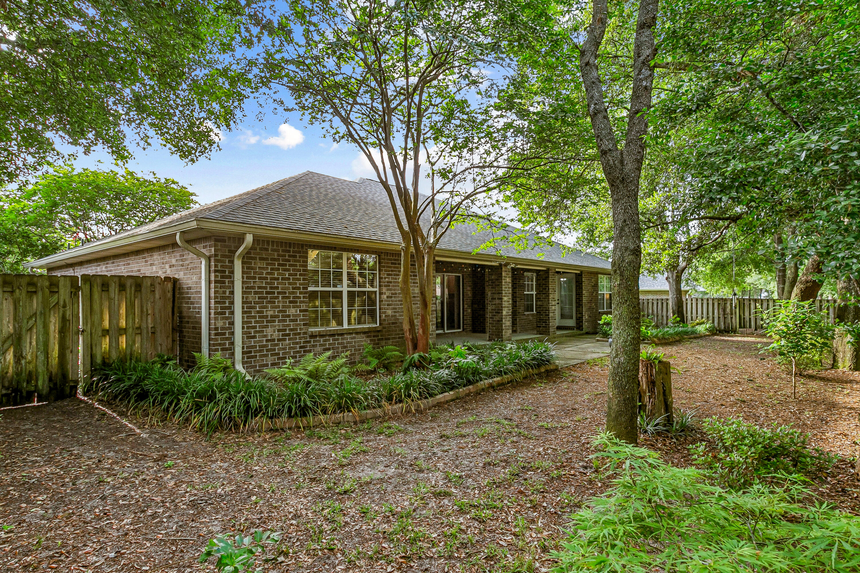 HARVELLS CROSSING - Residential