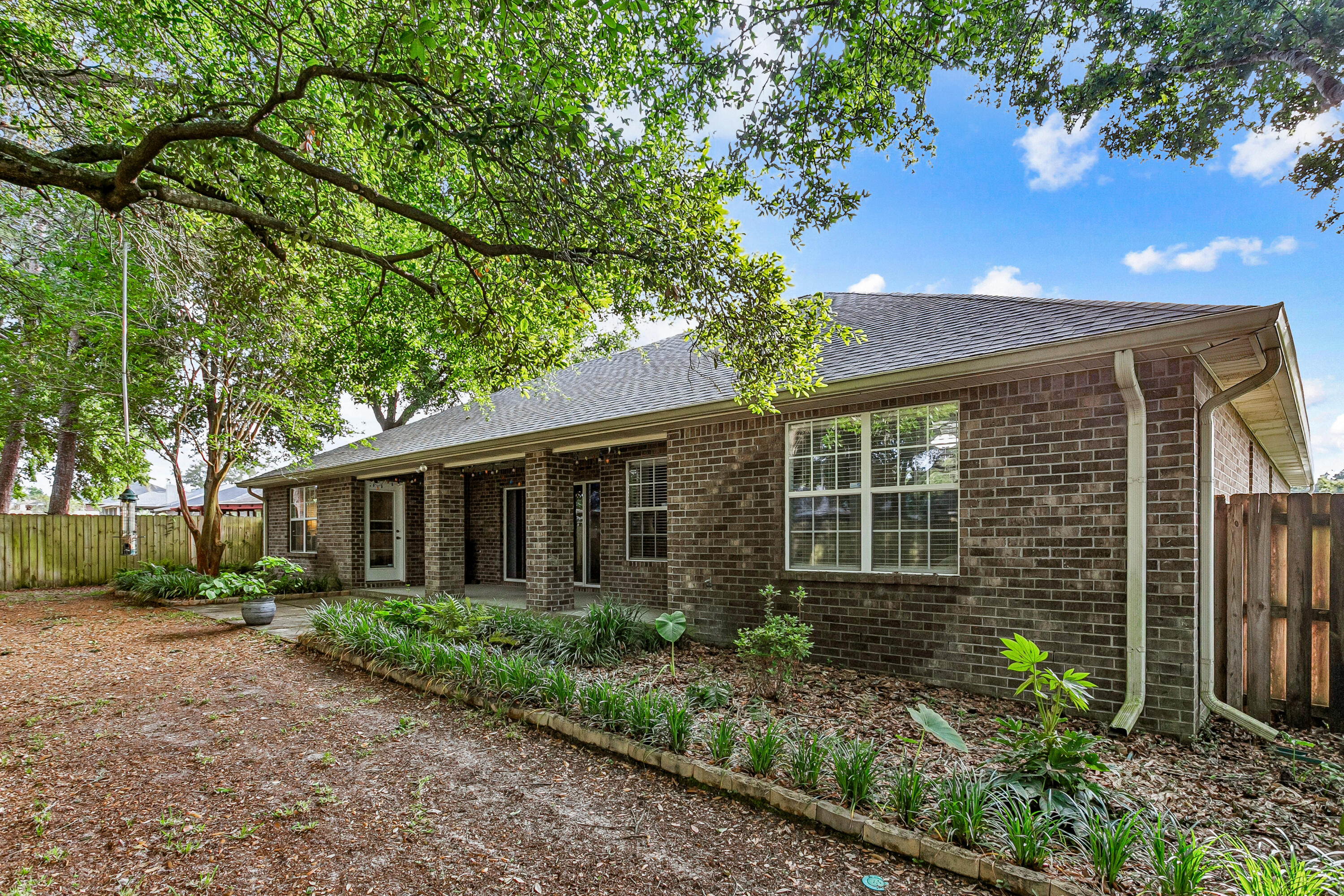 HARVELLS CROSSING - Residential