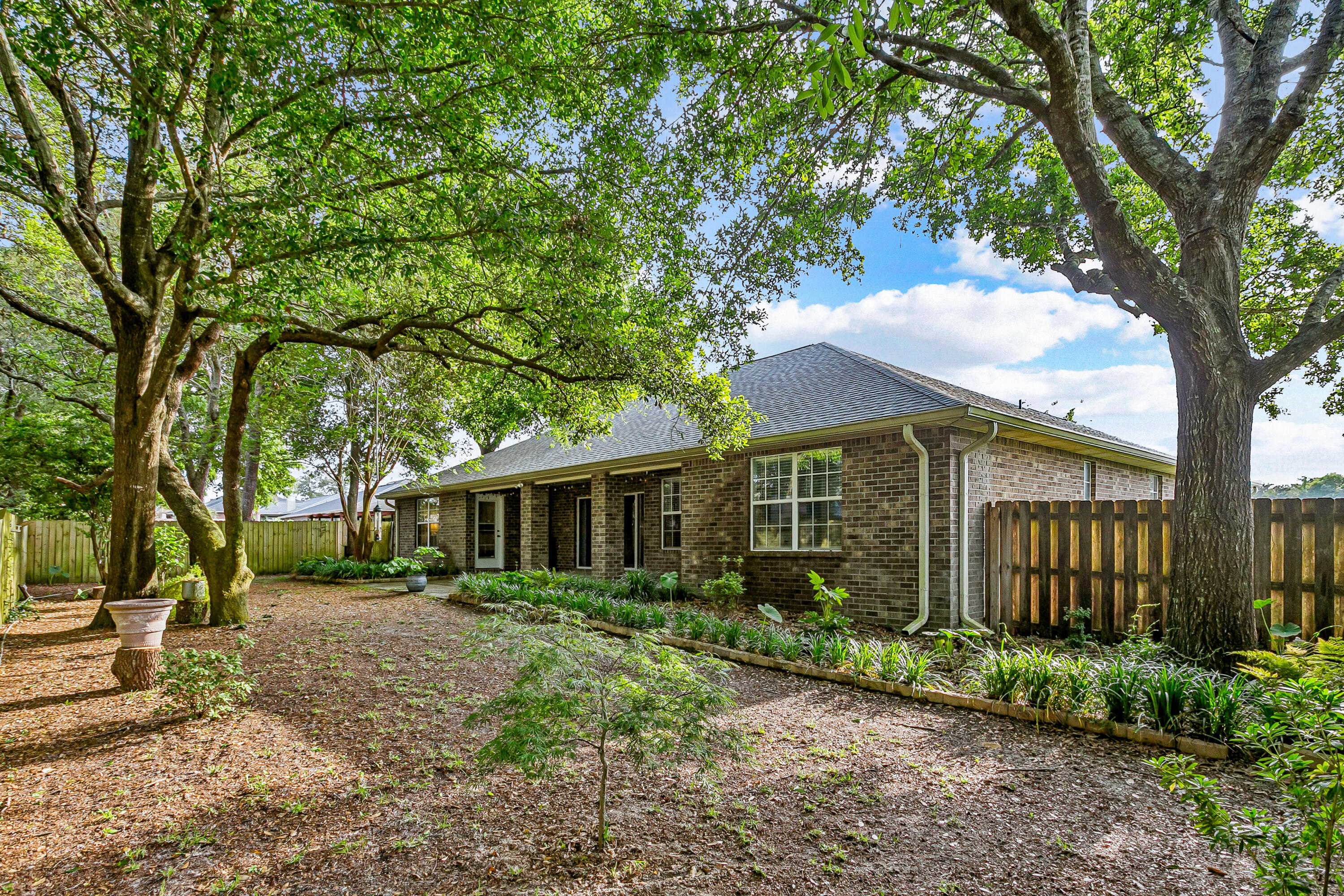 HARVELLS CROSSING - Residential