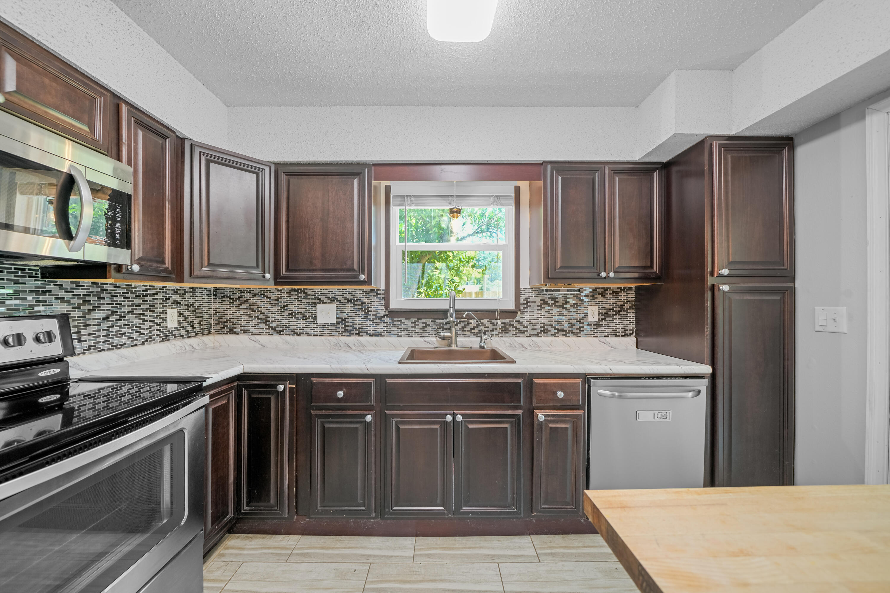 HIDDEN TRAILS PH 1 - Residential