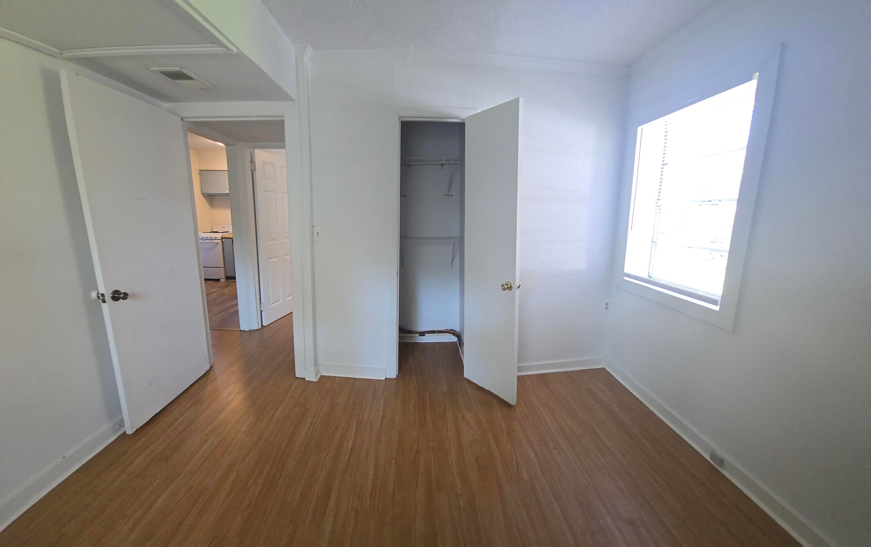 EDGEWATER - Residential Lease