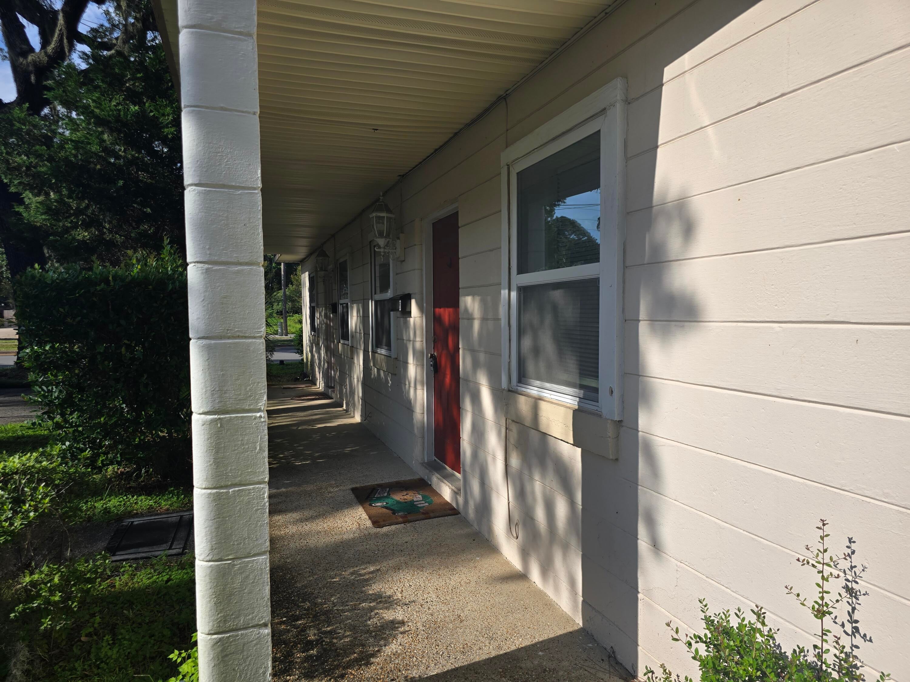 EDGEWATER - Residential Lease