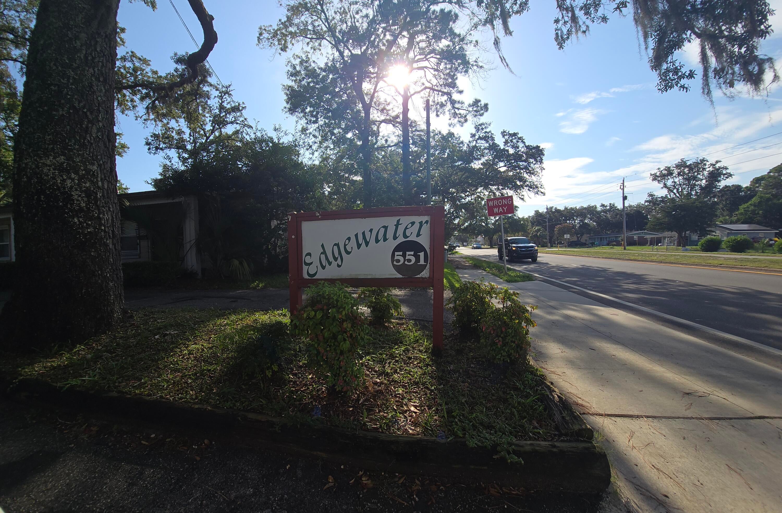EDGEWATER - Residential Lease