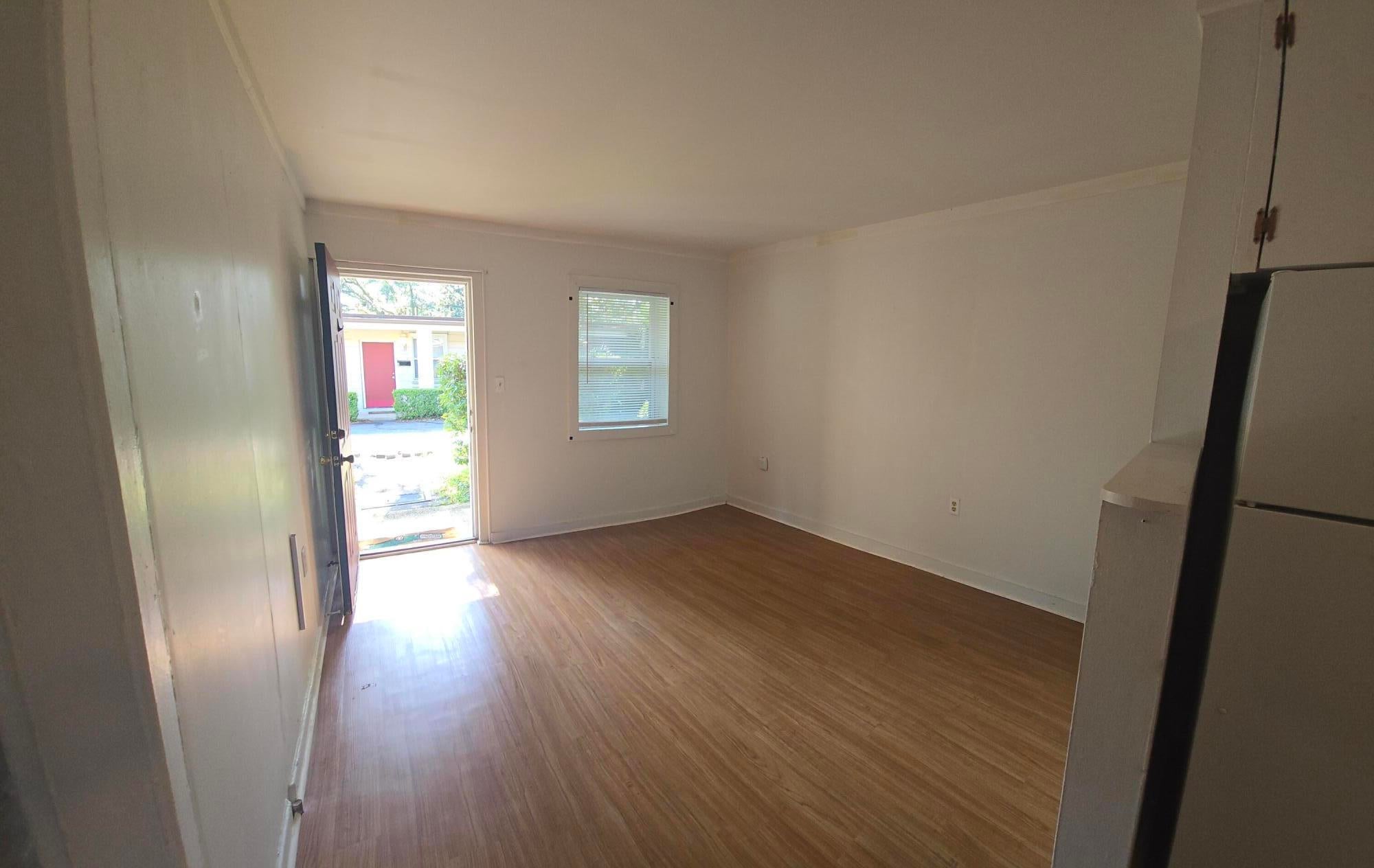 EDGEWATER - Residential Lease