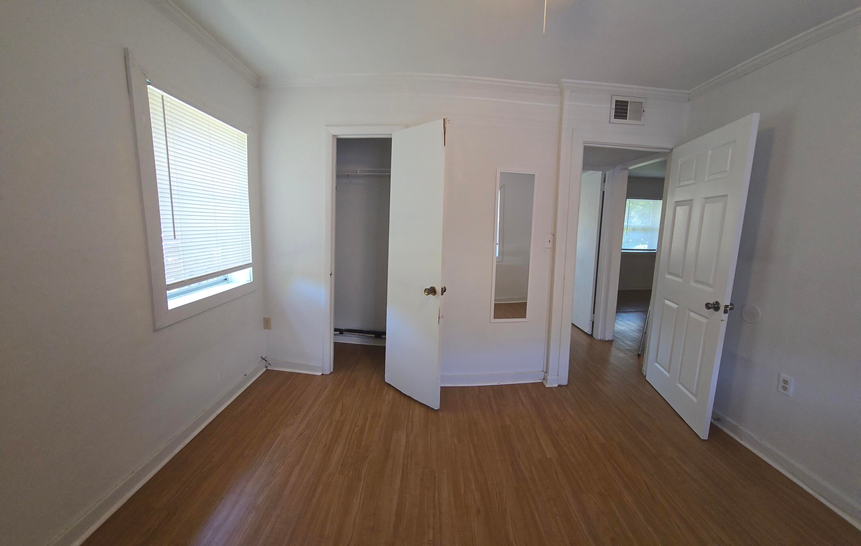EDGEWATER - Residential Lease