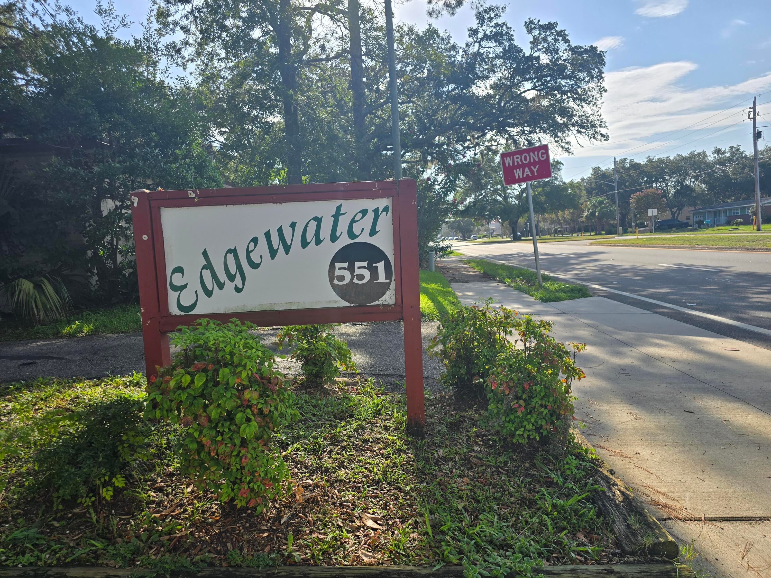 EDGEWATER - Residential Lease