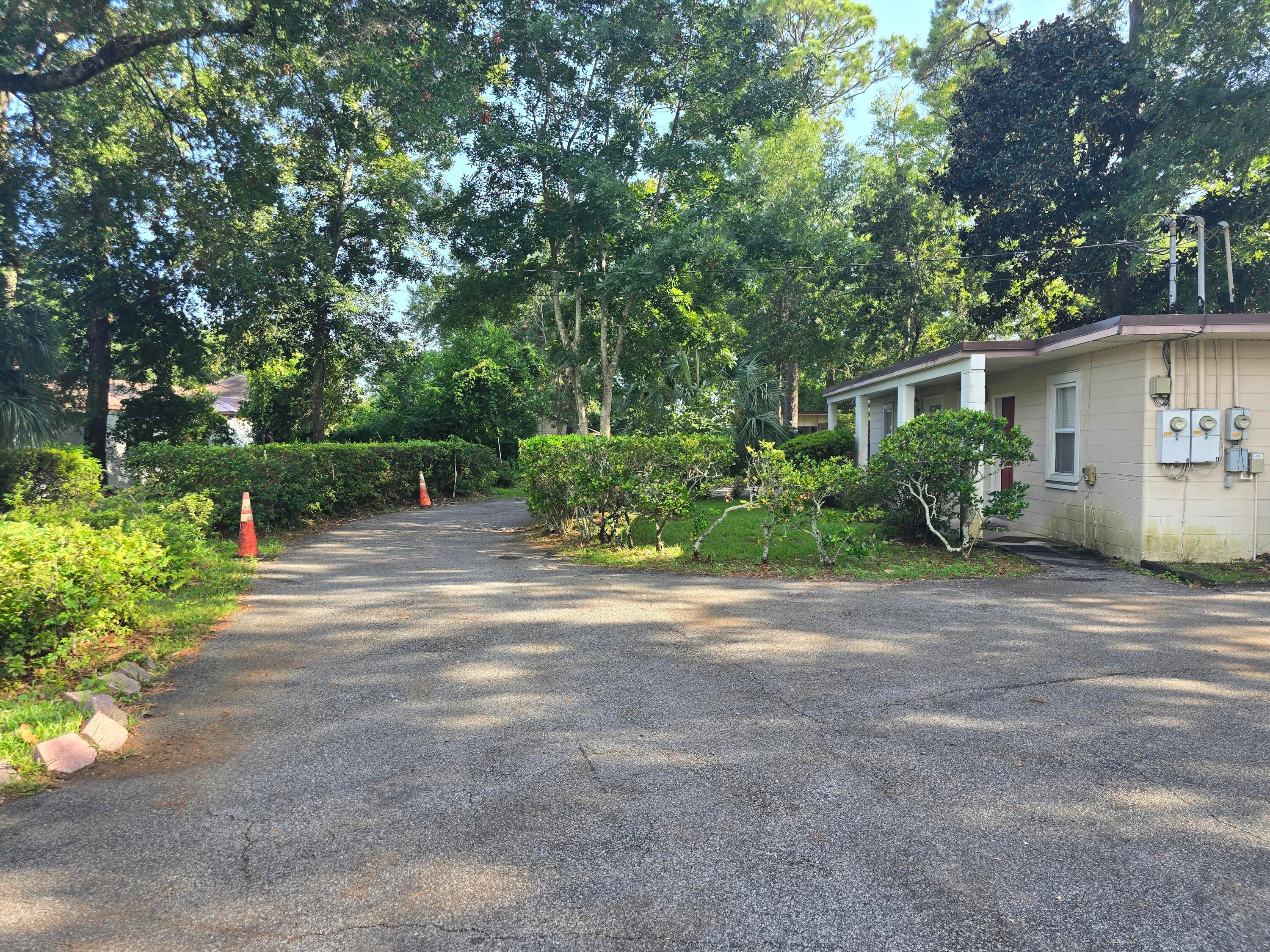 EDGEWATER - Residential Lease