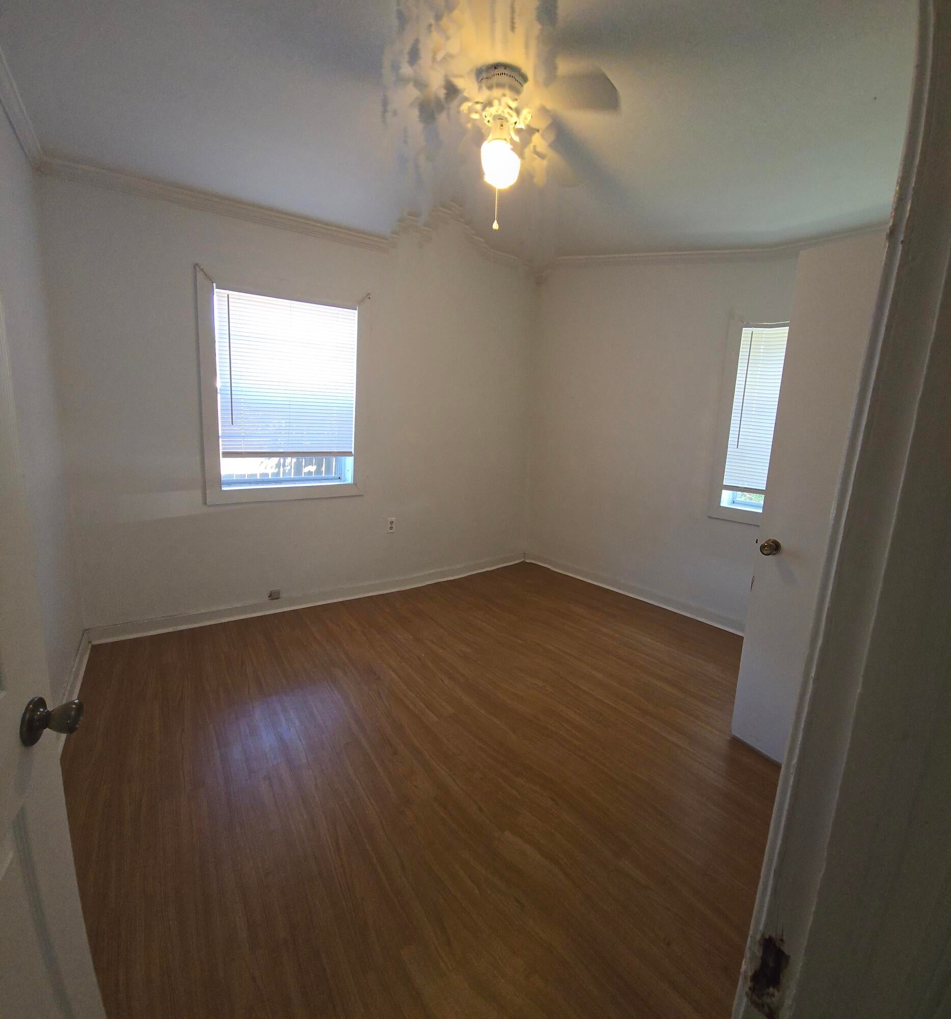 EDGEWATER - Residential Lease