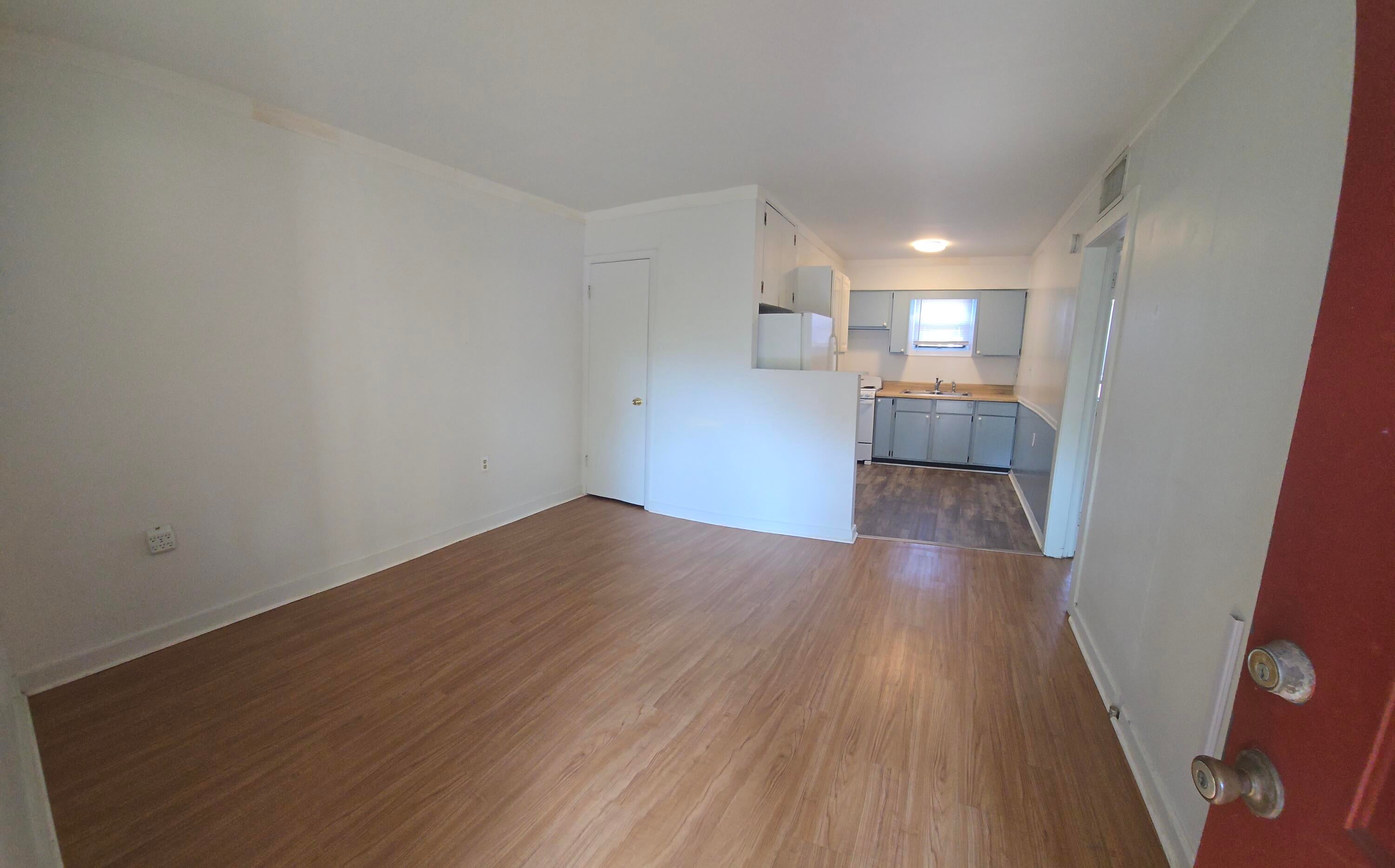EDGEWATER - Residential Lease