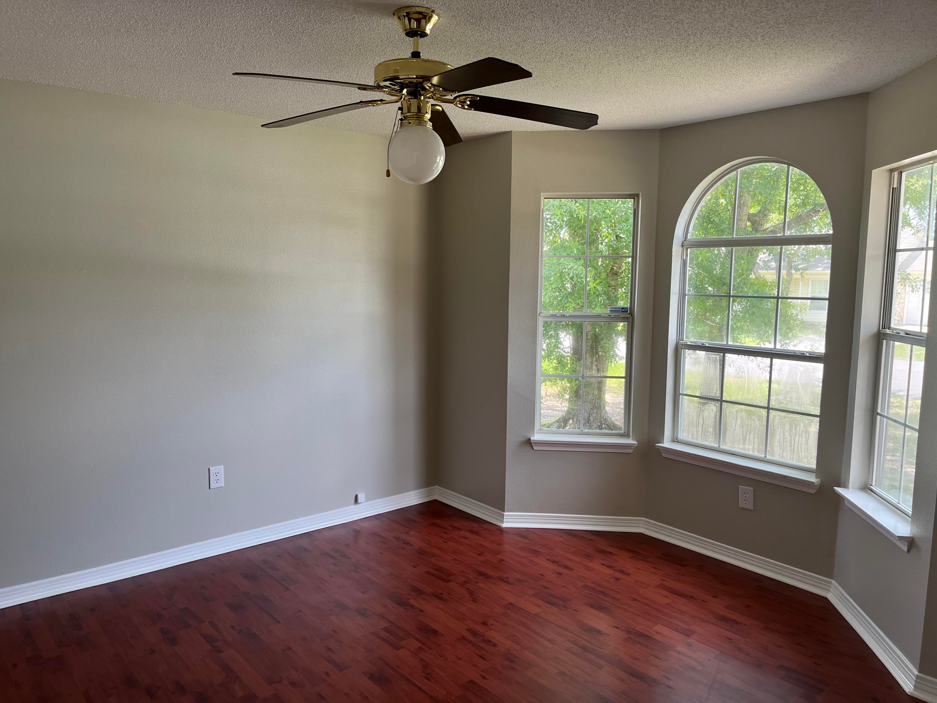 SHOAL TERRACE ESTATES - Residential Lease