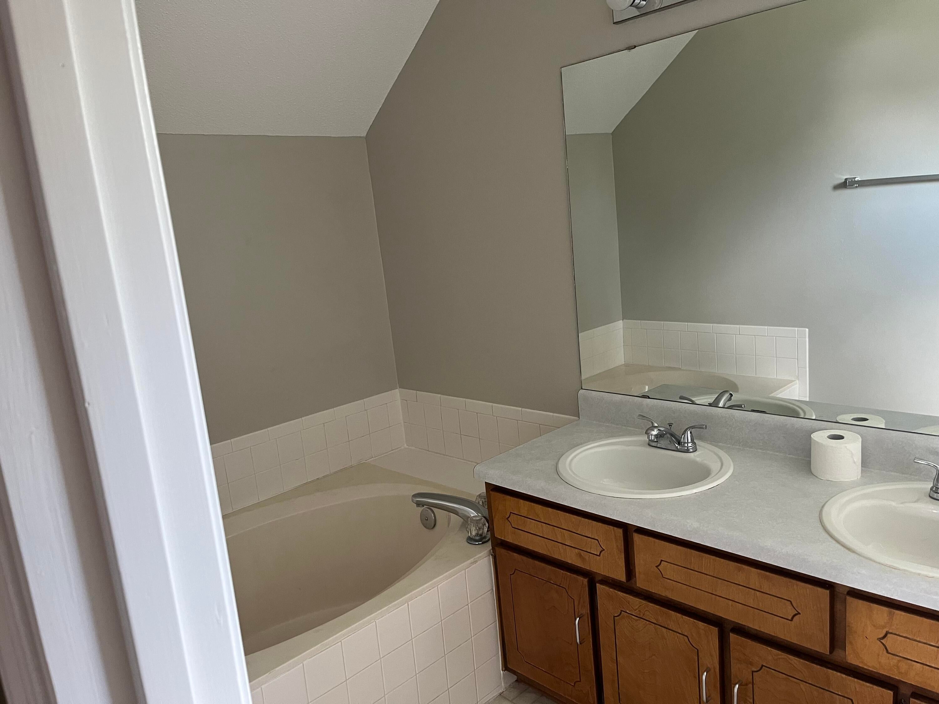 SHOAL TERRACE ESTATES - Residential Lease