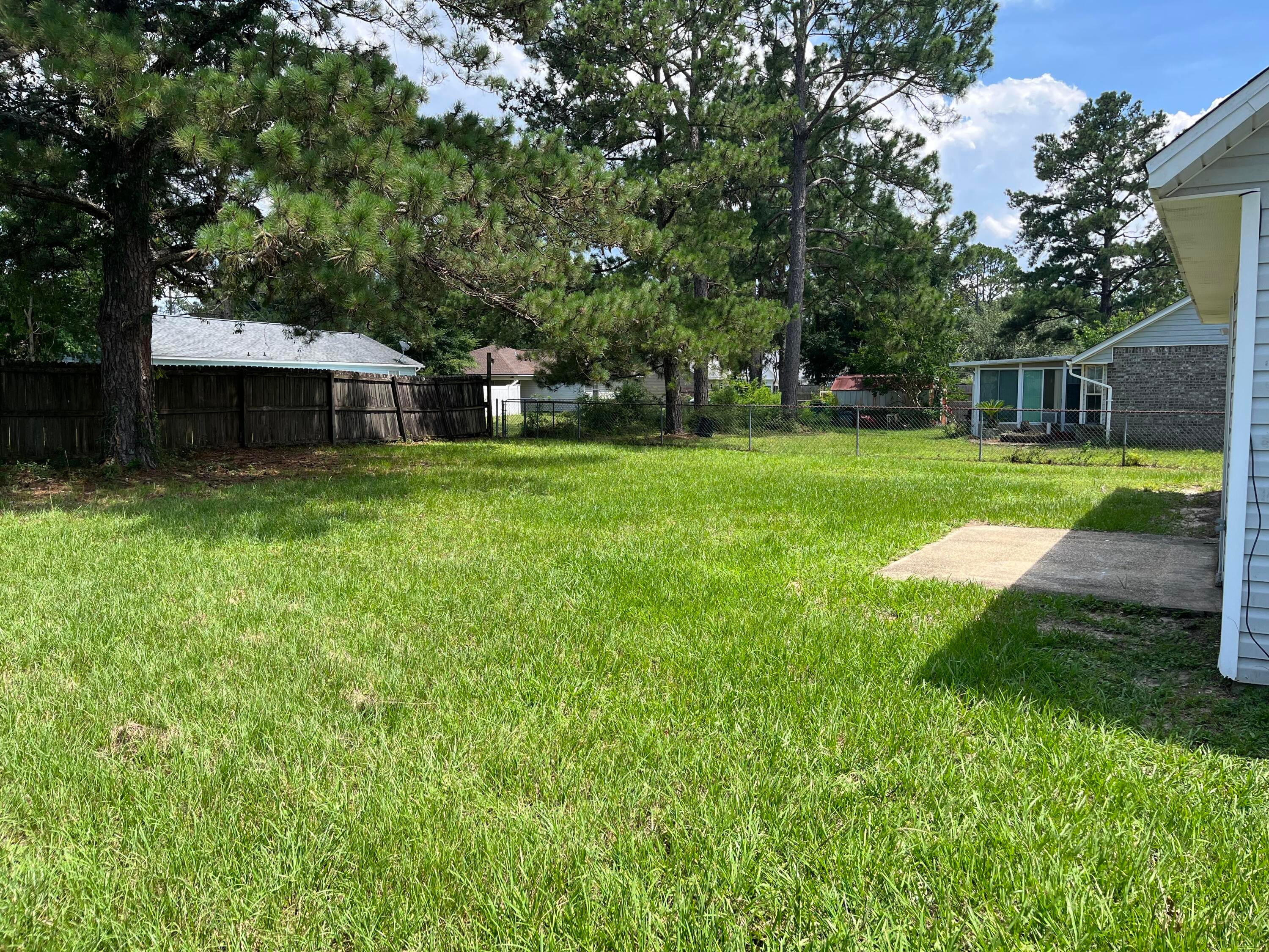 SHOAL TERRACE ESTATES - Residential Lease