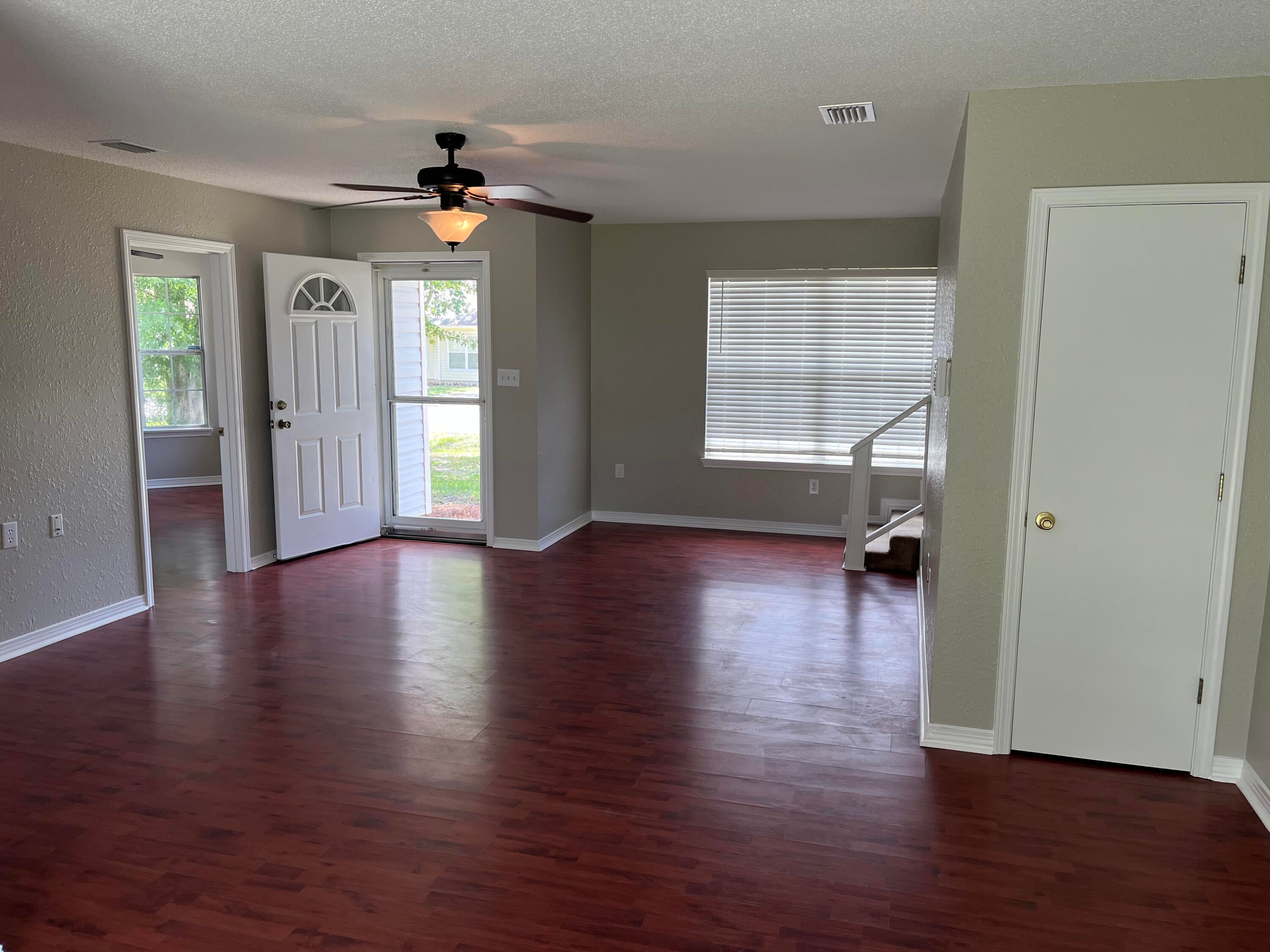SHOAL TERRACE ESTATES - Residential Lease