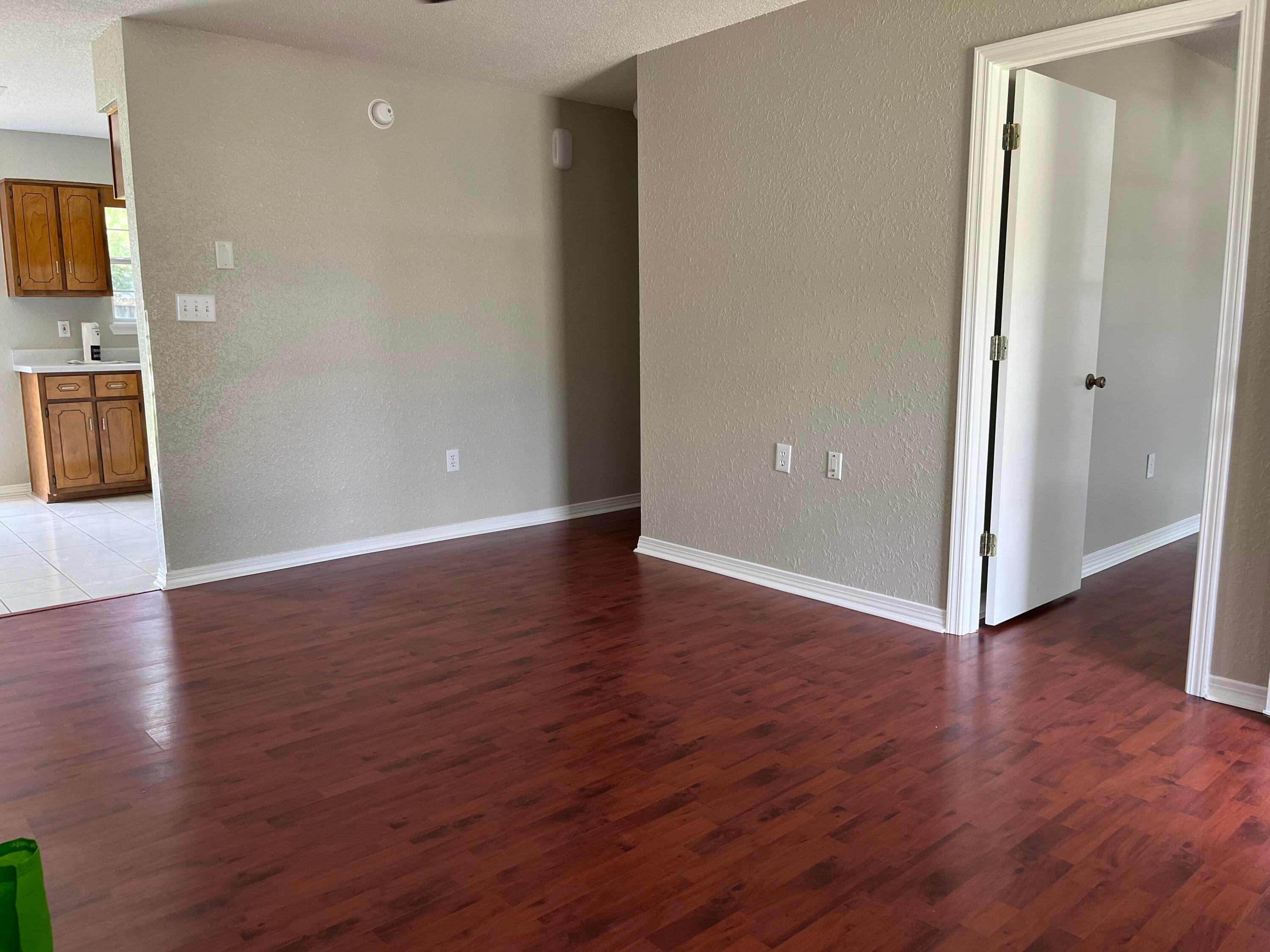 SHOAL TERRACE ESTATES - Residential Lease