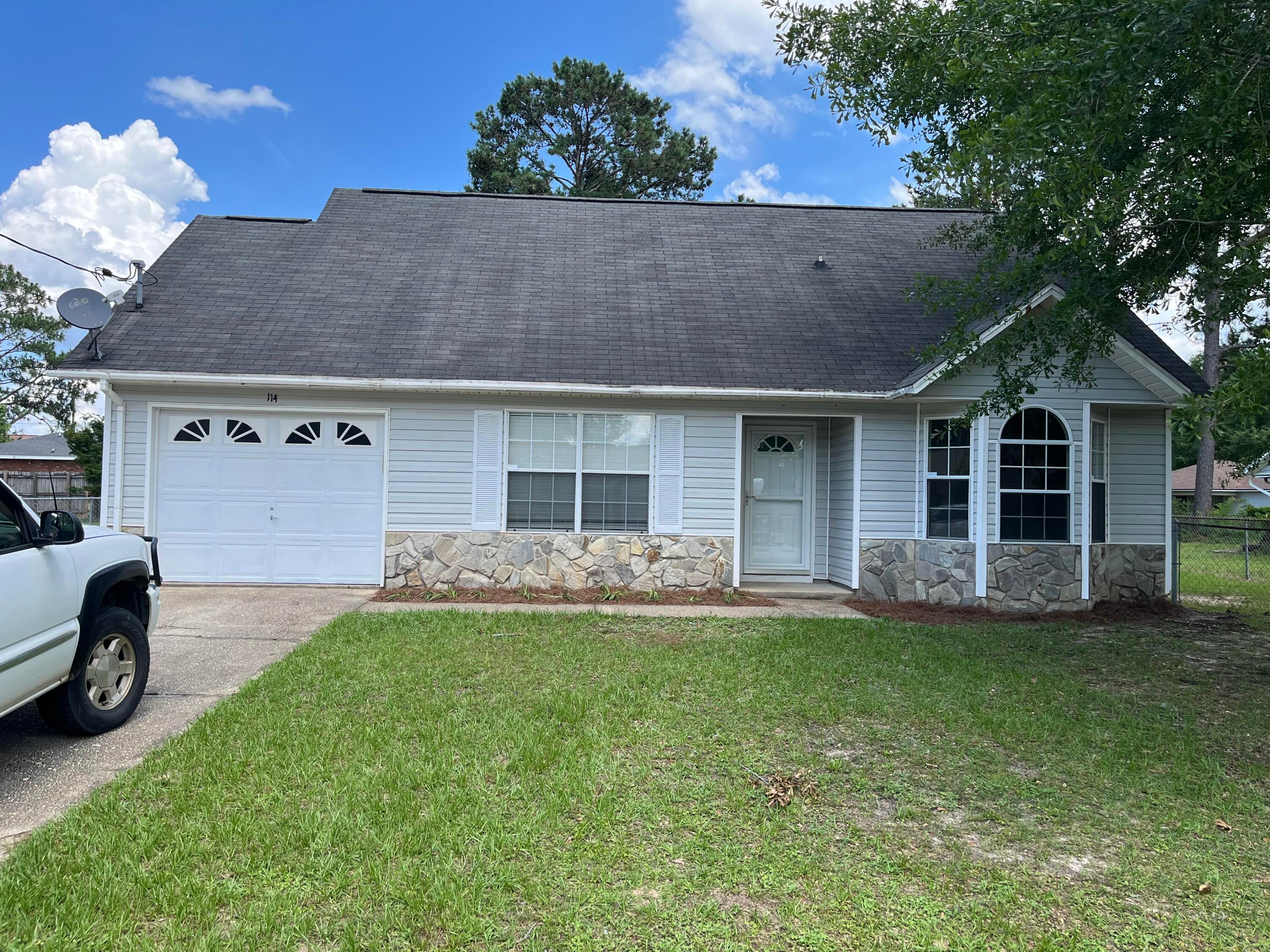 AVAILABLE NOW: Remodeled 3BR/2BA home located South of Interstate 10 in Crestview. Home features new appliances, freshly painted ceiling/walls and trim, laminate/tile flooring down stairs and carpet in master bedroom. Tenant to verify all information important to them. No smoking allowed inside property. Dog under 20lbs allowed with owner's approval