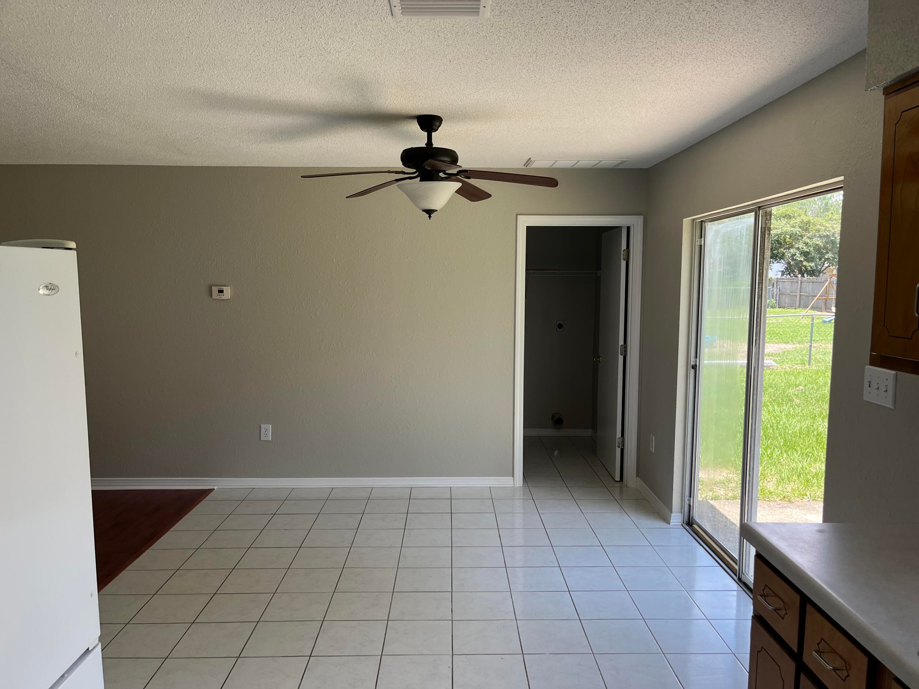 SHOAL TERRACE ESTATES - Residential Lease