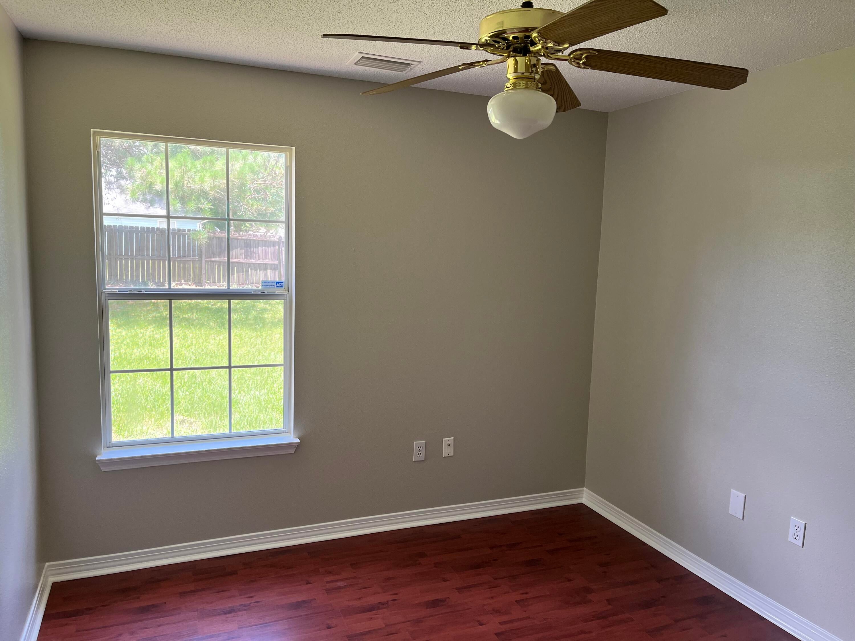 SHOAL TERRACE ESTATES - Residential Lease
