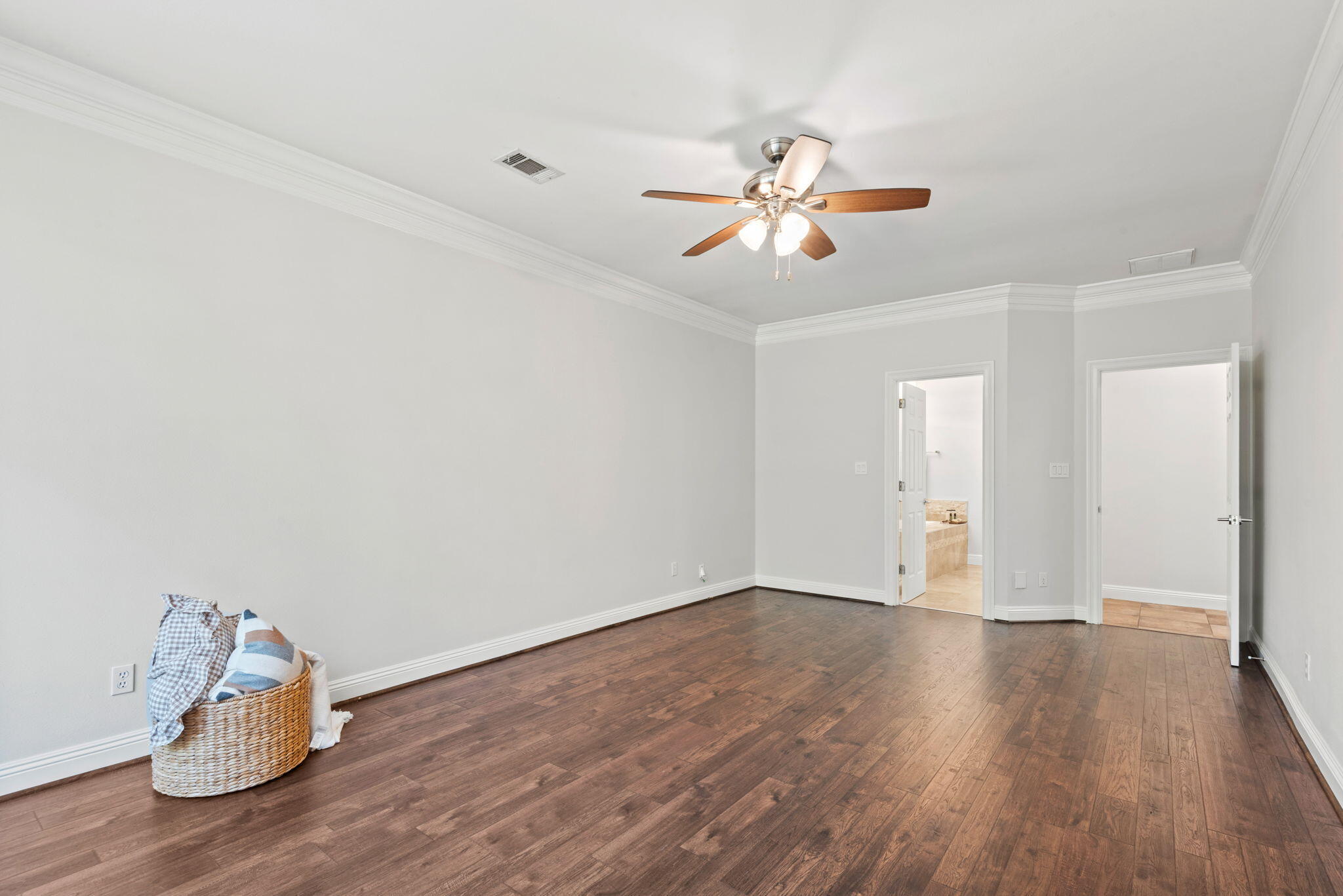 TURNBERRY PLACE - Residential