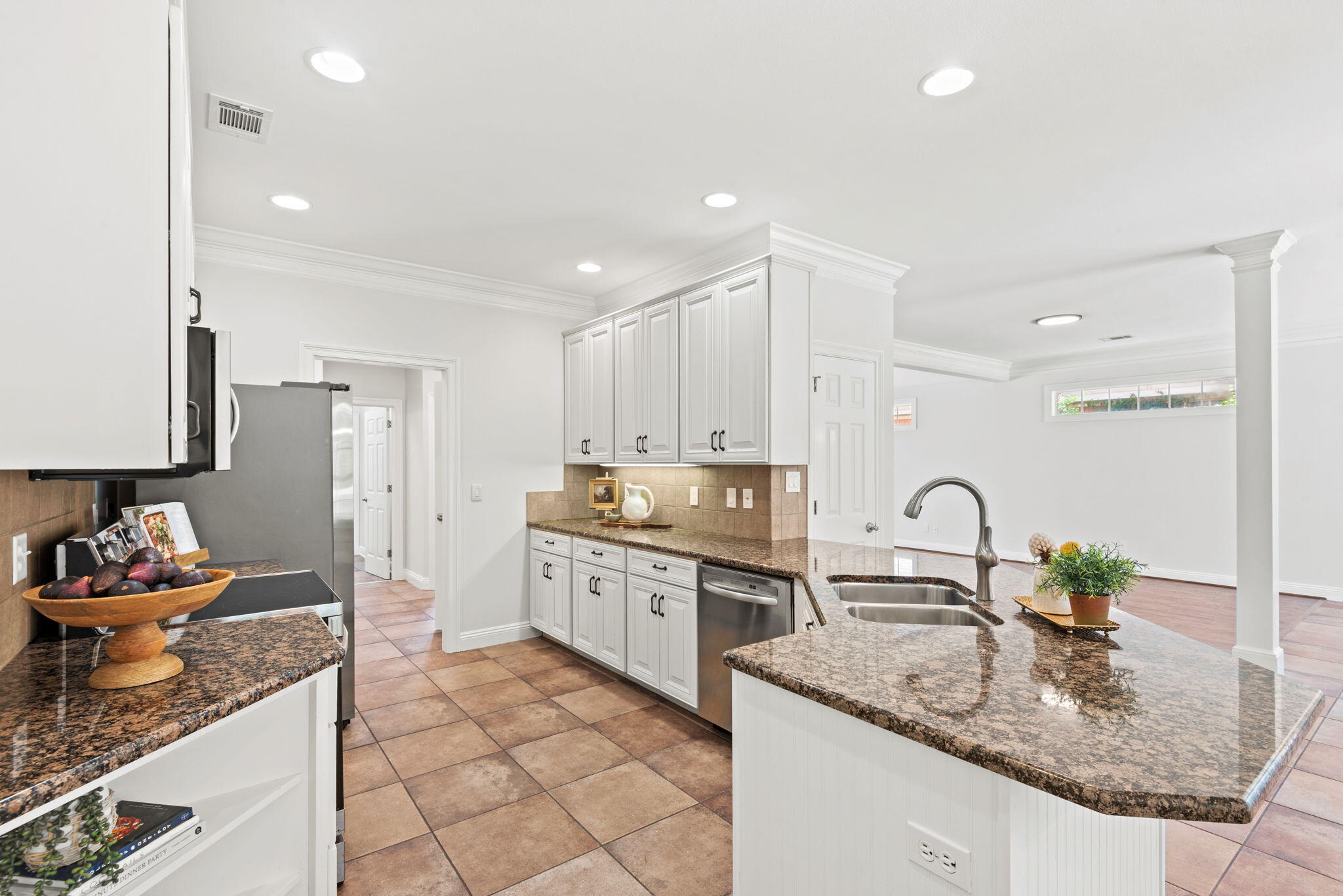 TURNBERRY PLACE - Residential