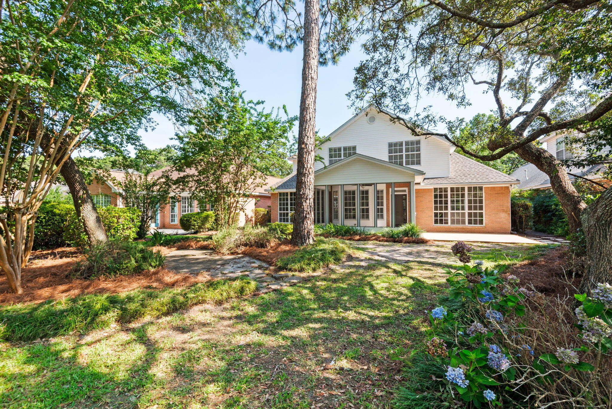TURNBERRY PLACE - Residential