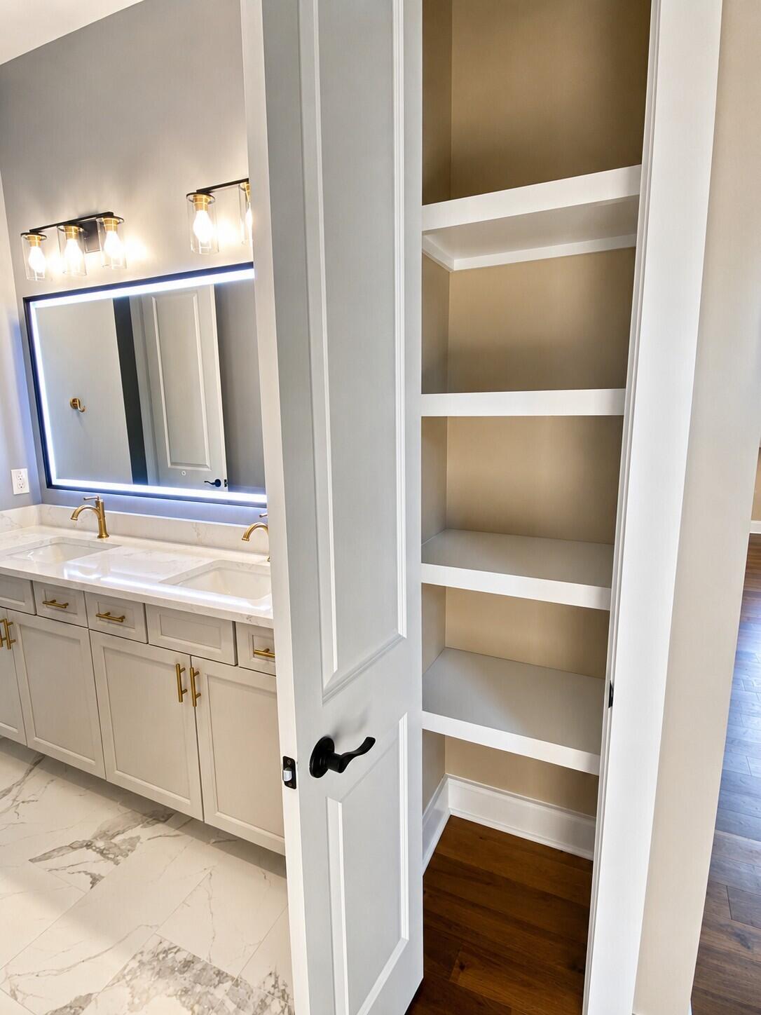 CALUSA BAY S/D - Residential